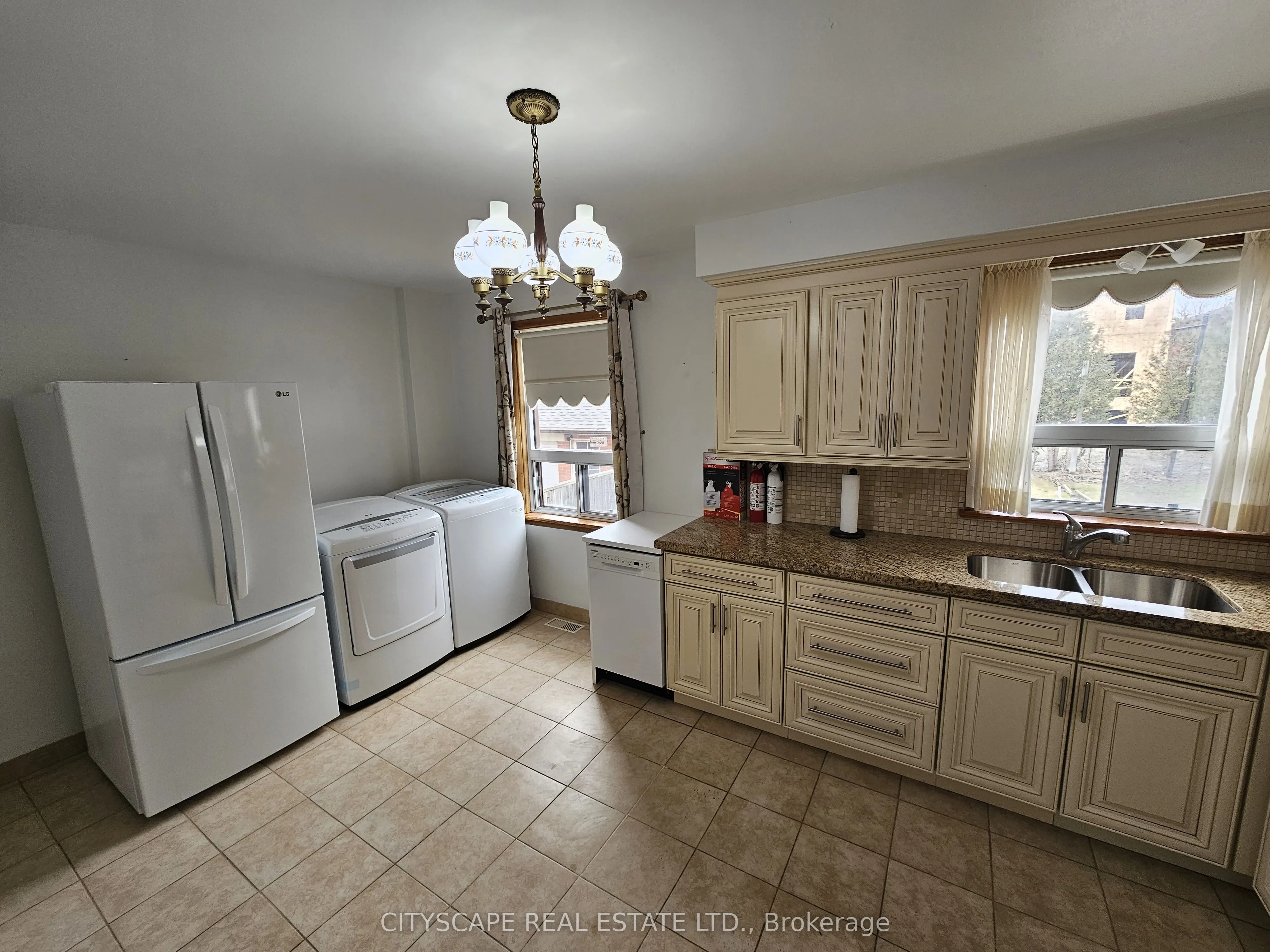 49 Algoma Street #Upper floor