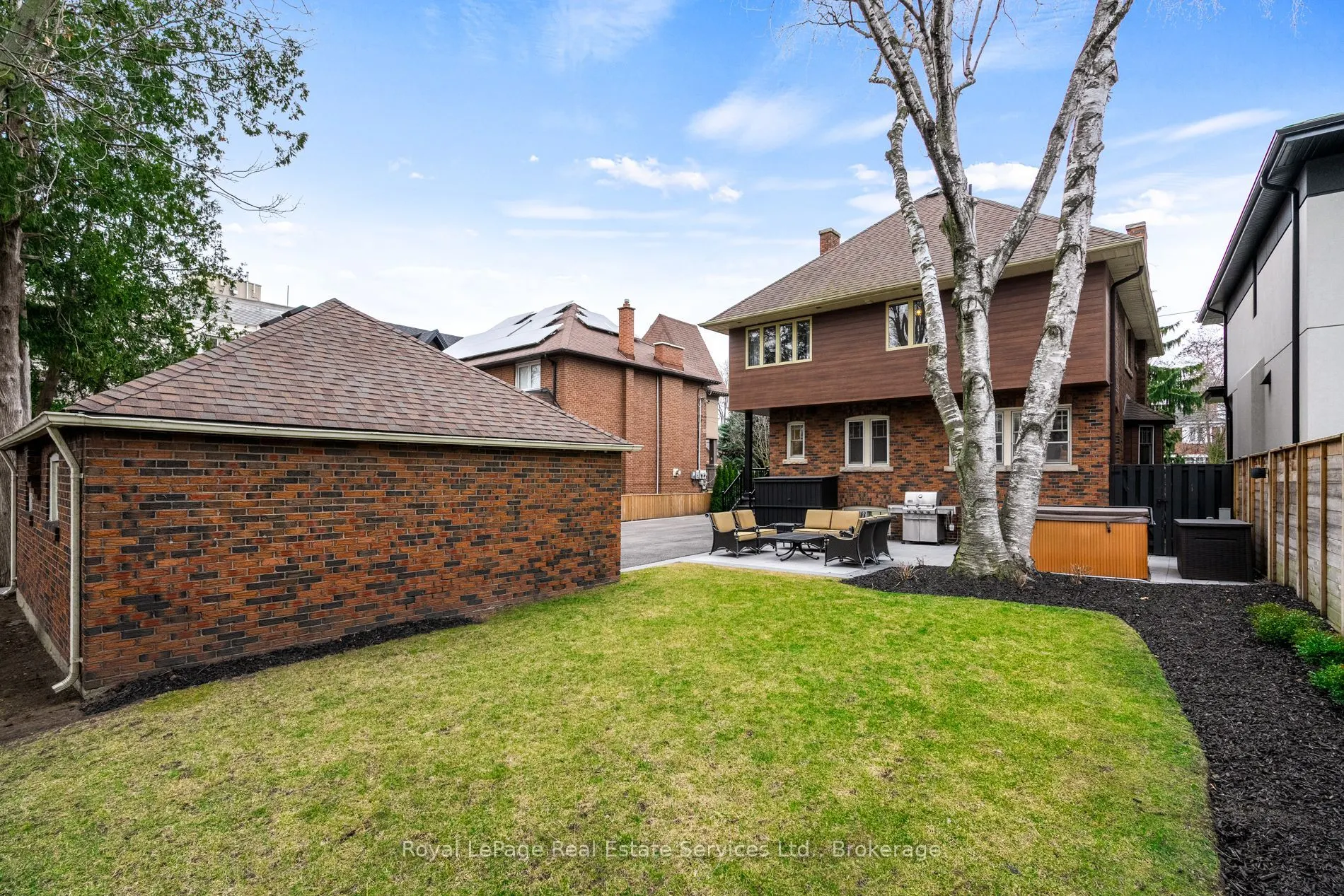 28 Thompson Avenue