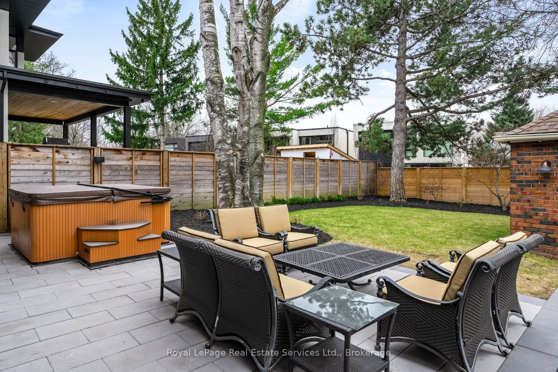 28 Thompson Avenue