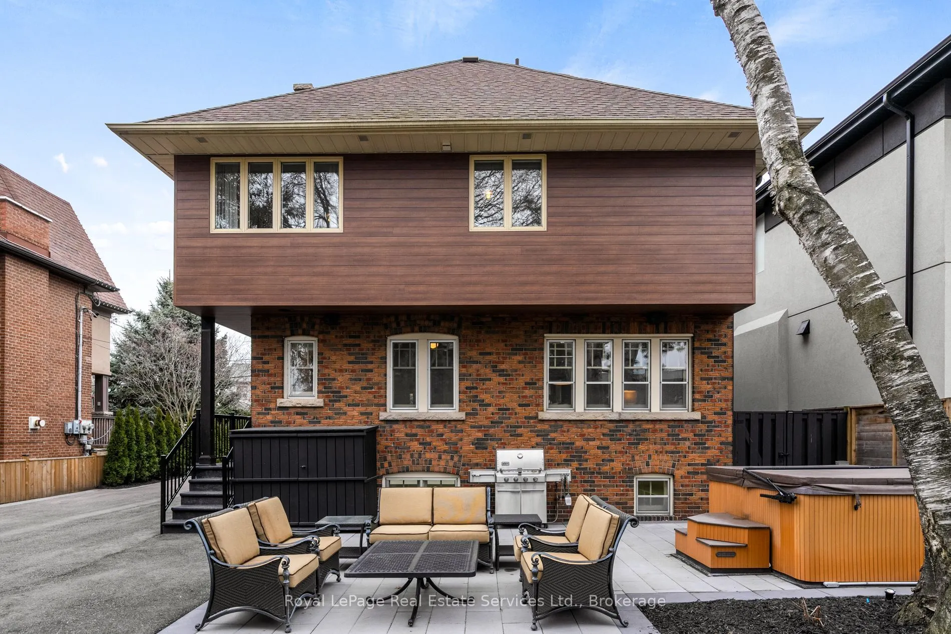 28 Thompson Avenue