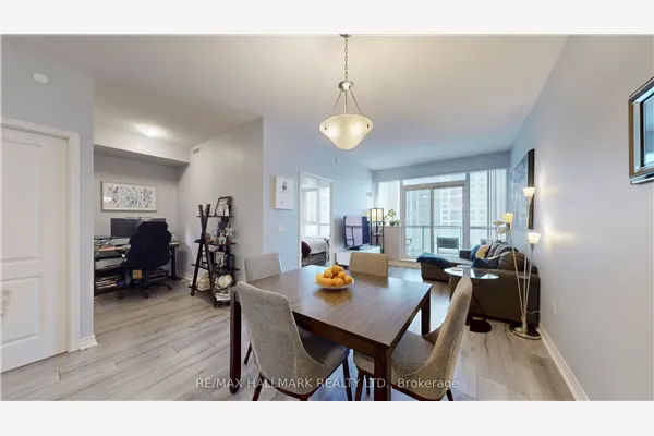 349 Rathburn Road W
