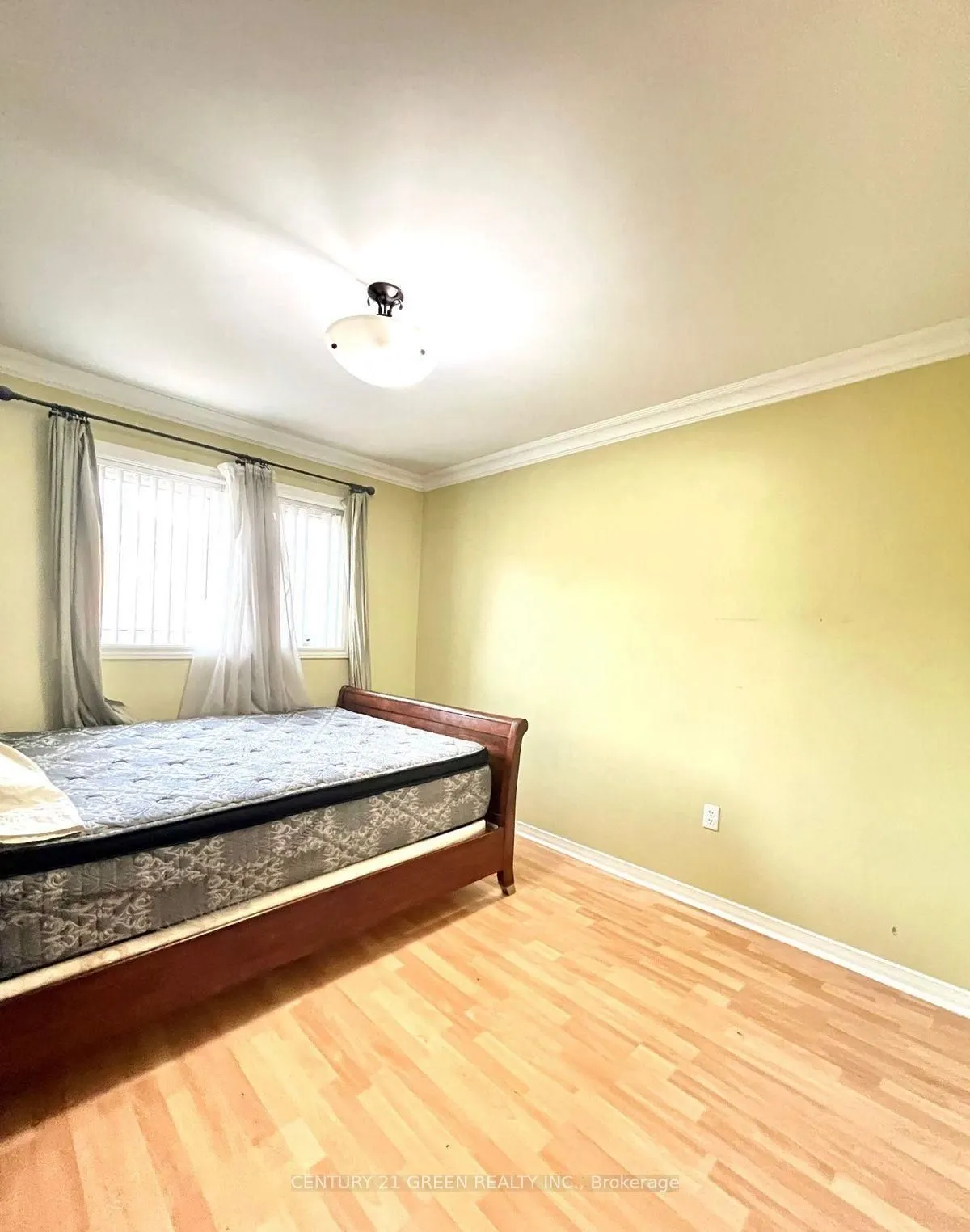 215 Kingknoll Drive