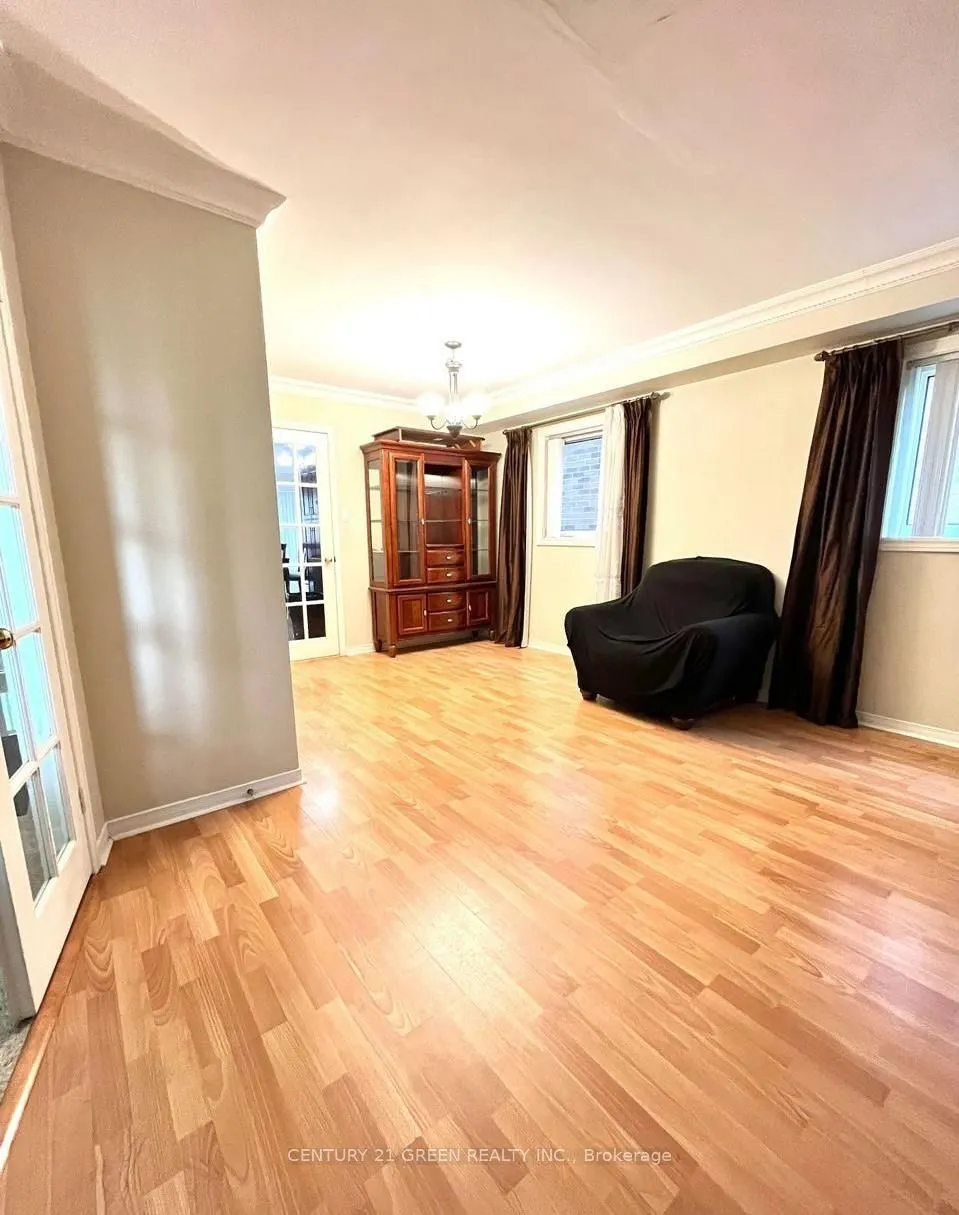 215 Kingknoll Drive