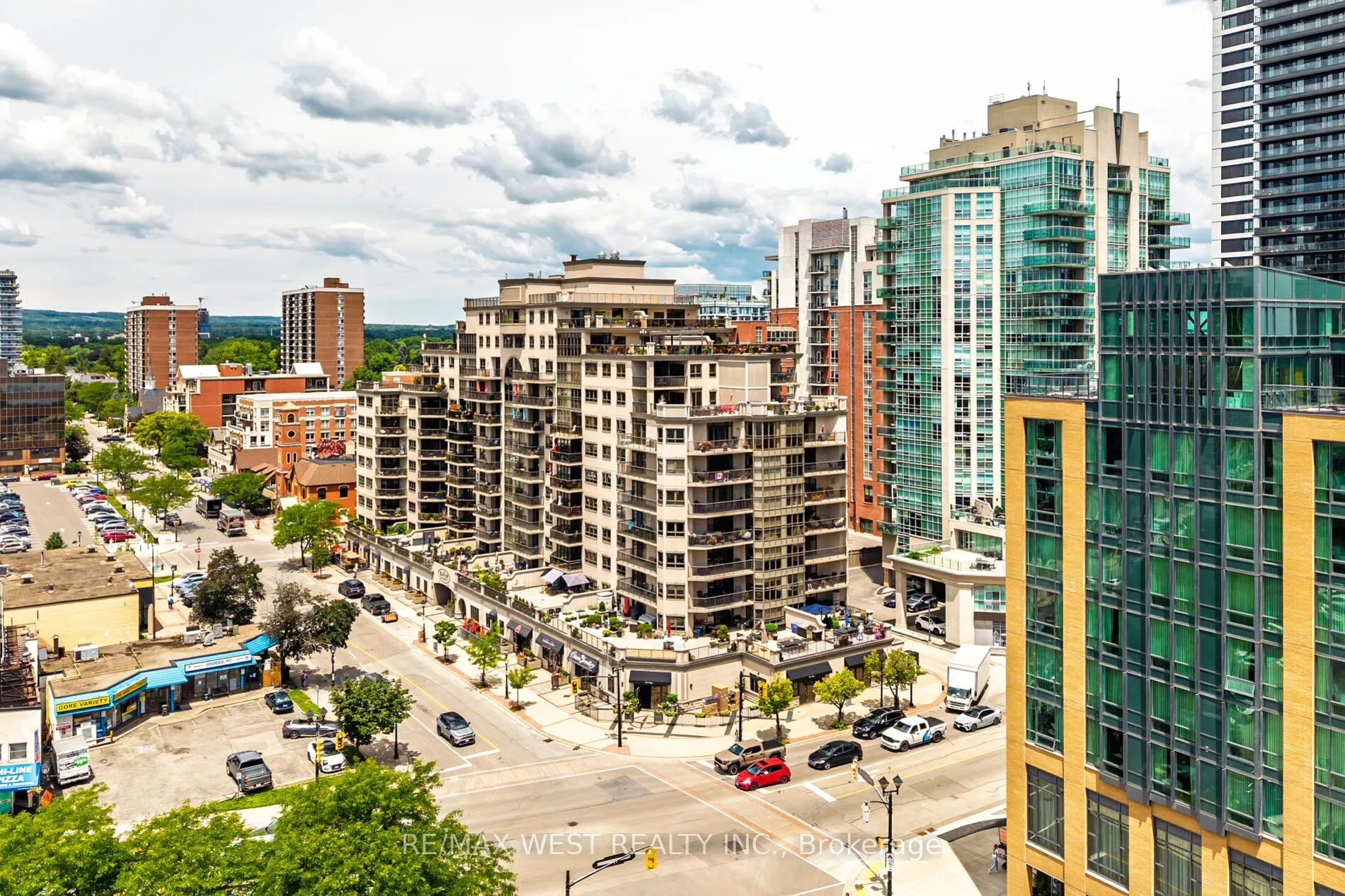 399 Elizabeth Street #905