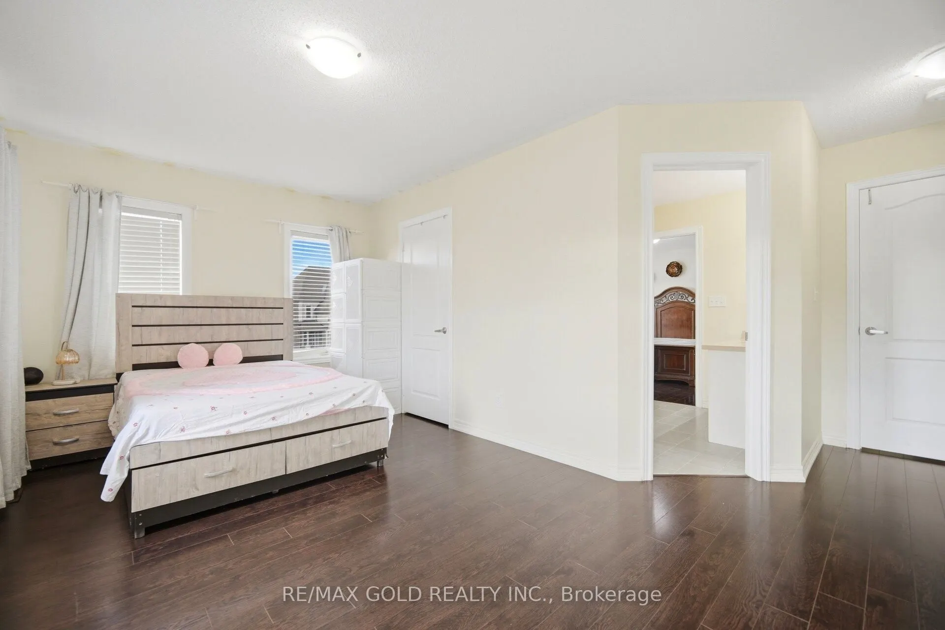 49 Squire Ellis Drive