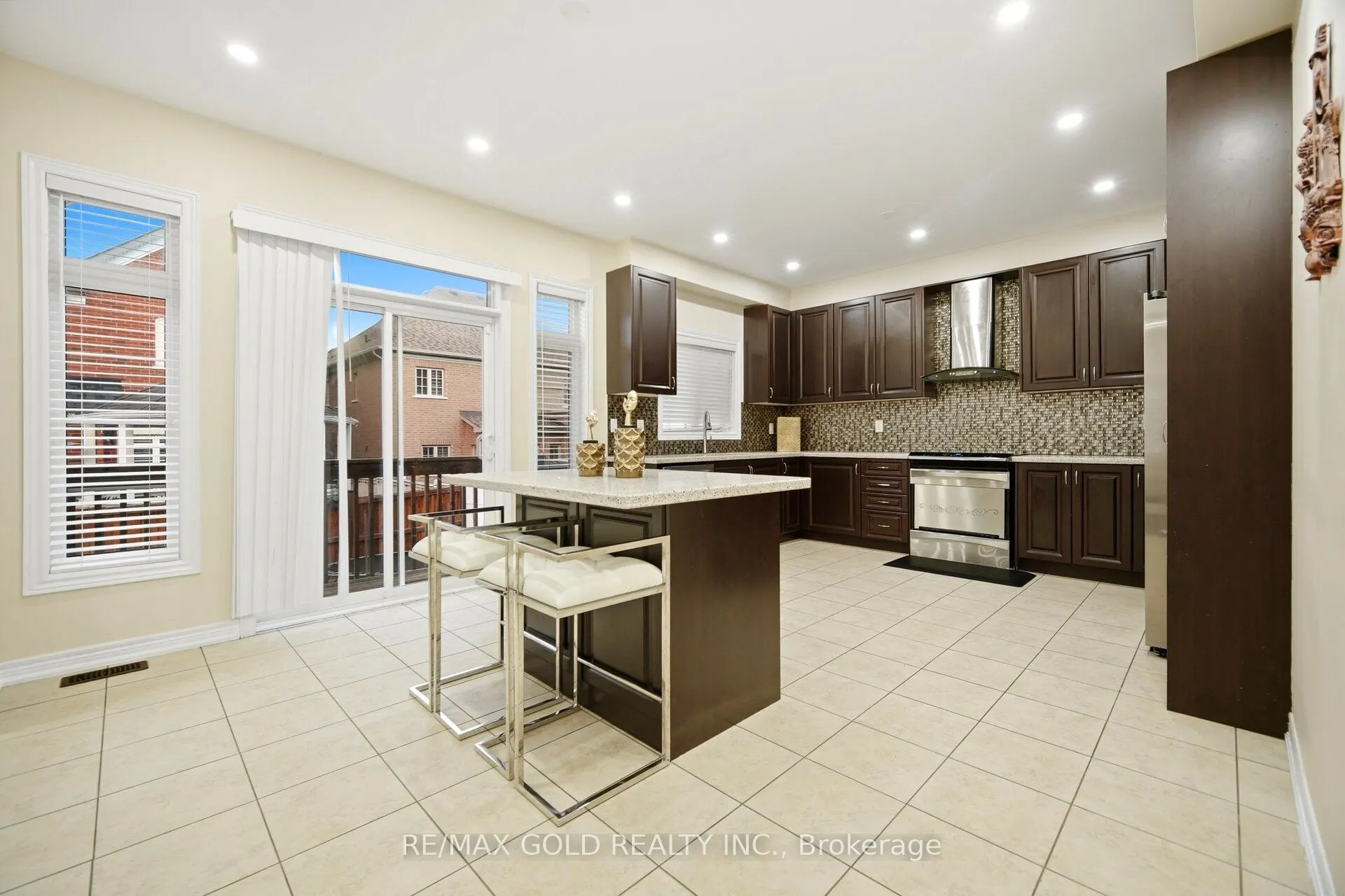 49 Squire Ellis Drive
