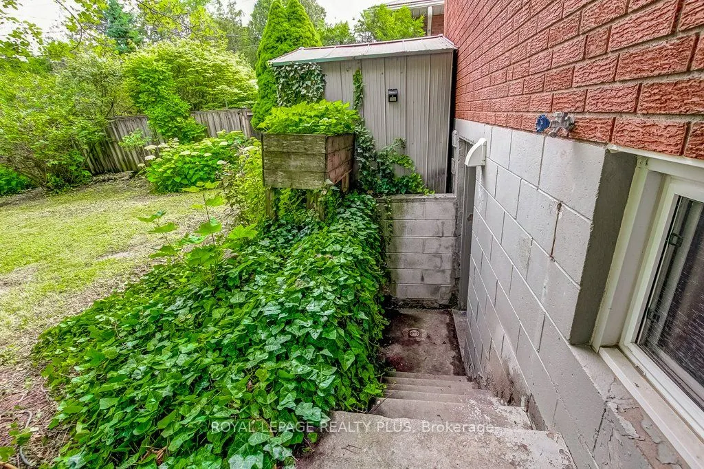 5322 Windermere Drive