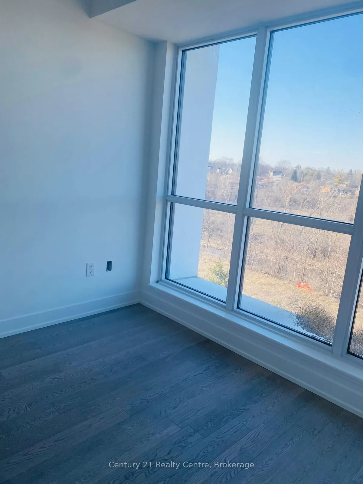 1063 Douglas McCurdy Common #303