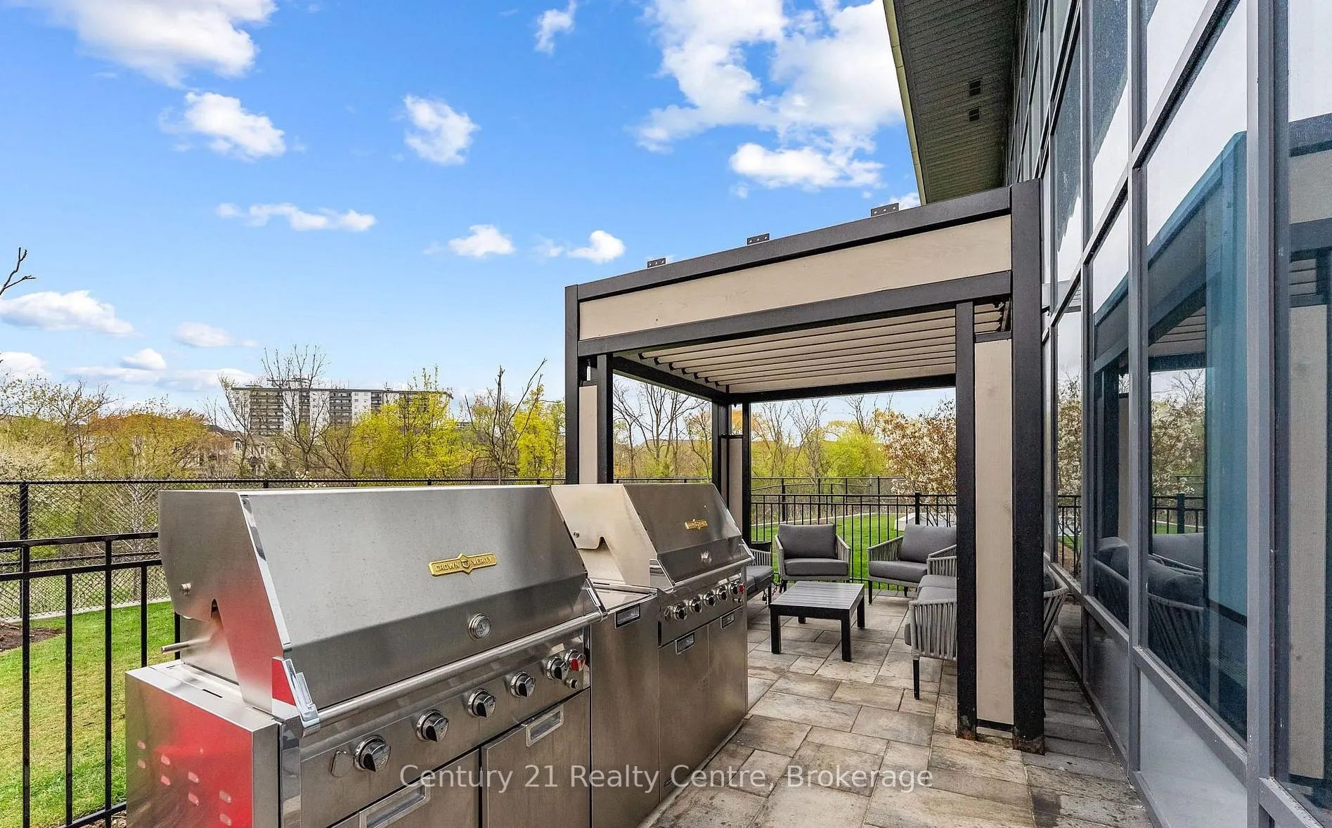 1063 Douglas McCurdy Common #303