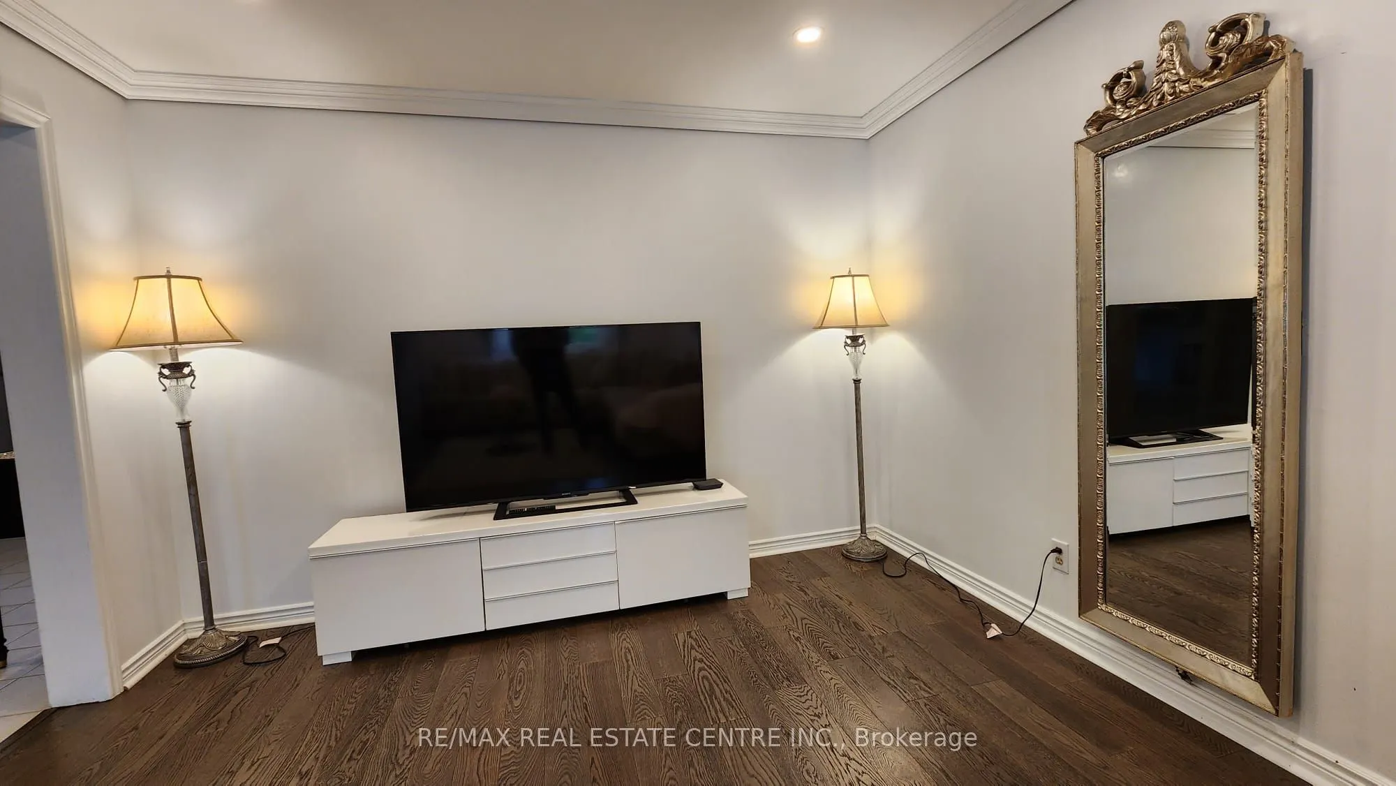 3683 East Park Court