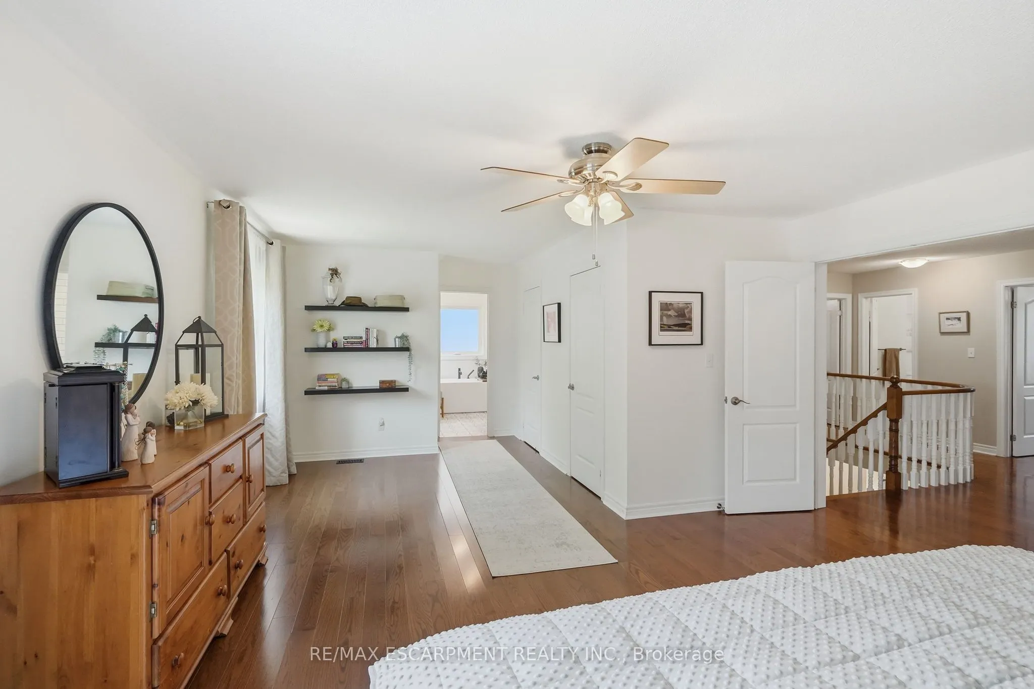 5347 Jameson Crescent