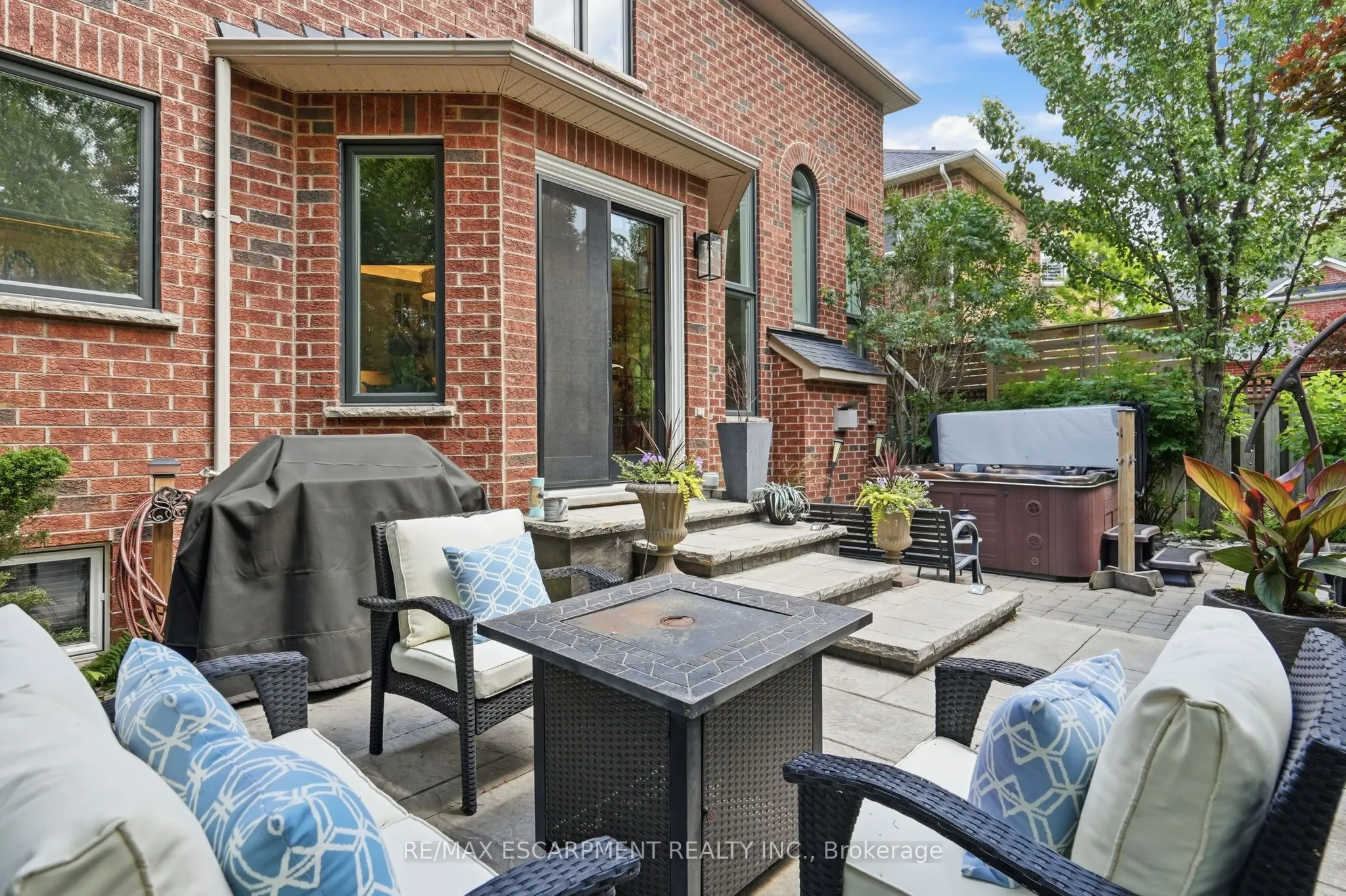 5347 Jameson Crescent