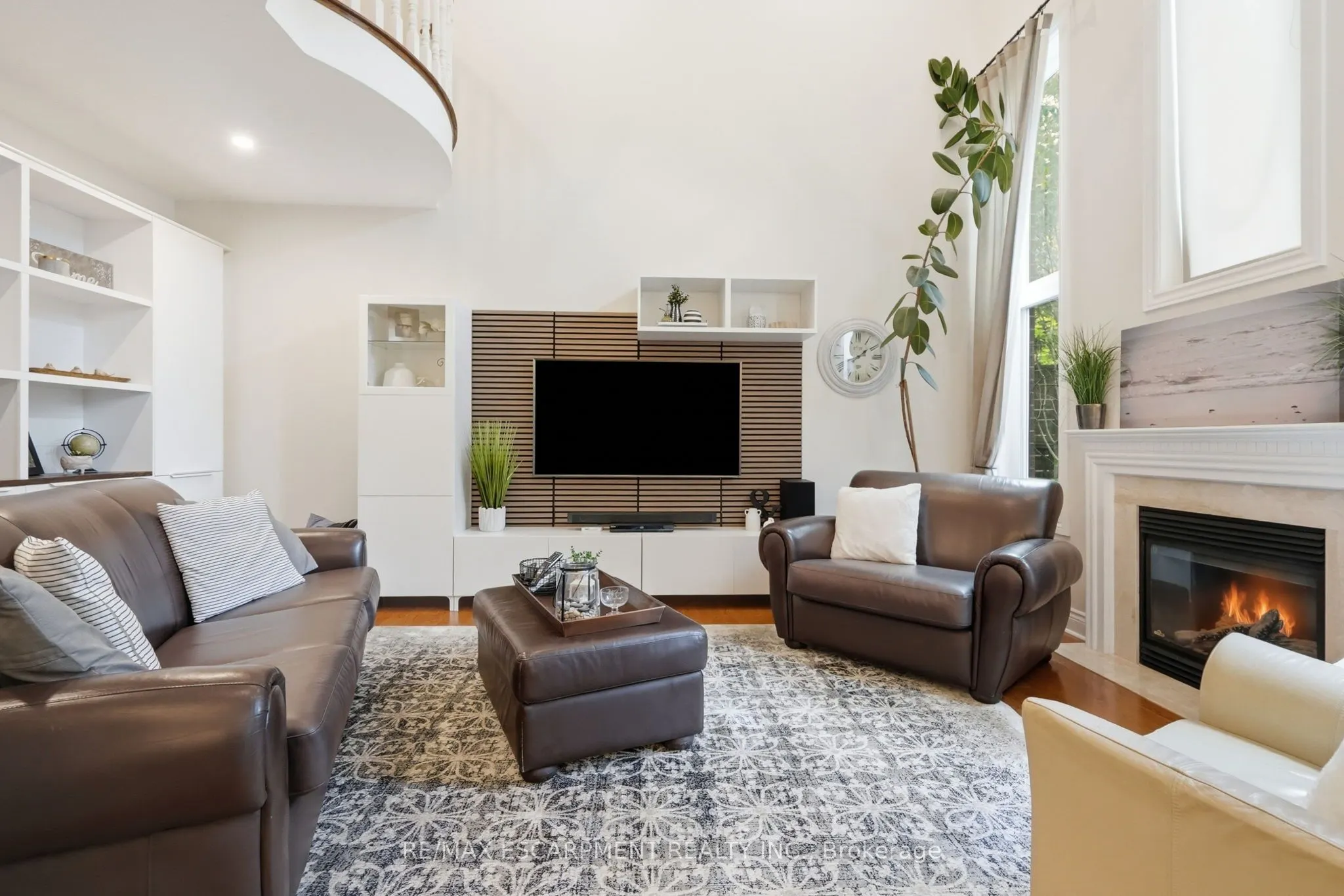 5347 Jameson Crescent