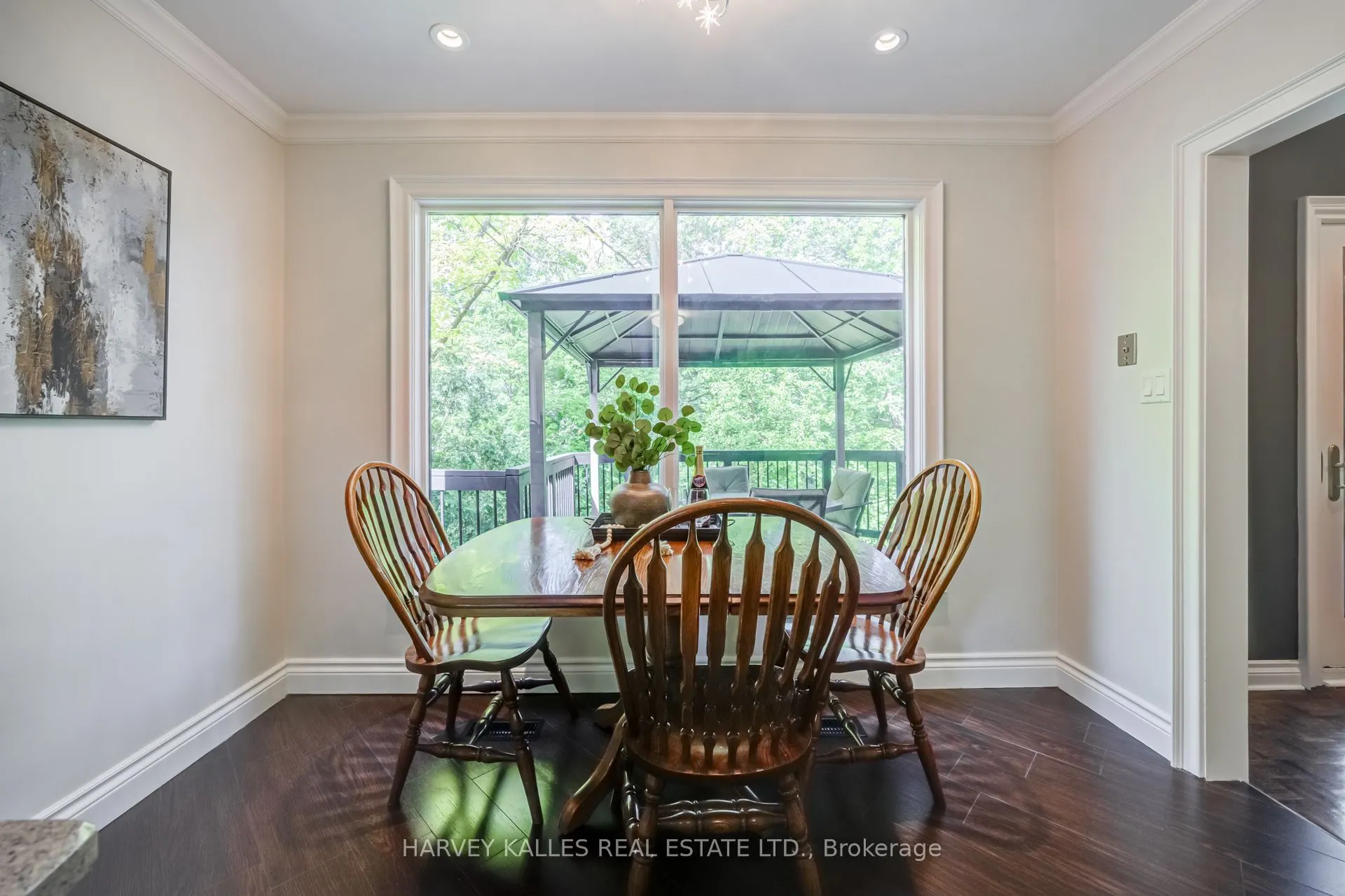 19 Ridgegate Crescent