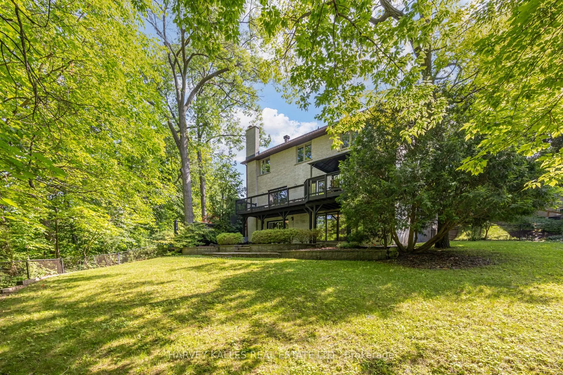 19 Ridgegate Crescent