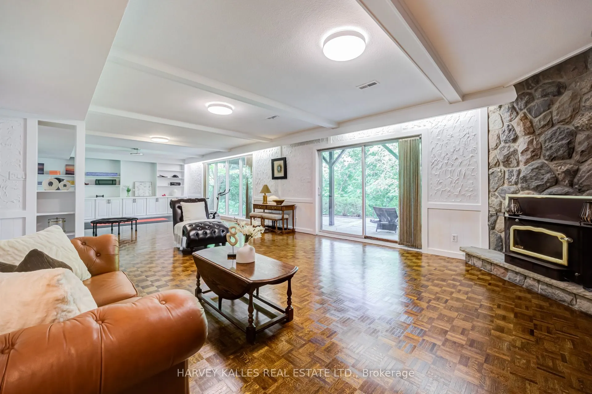 19 Ridgegate Crescent