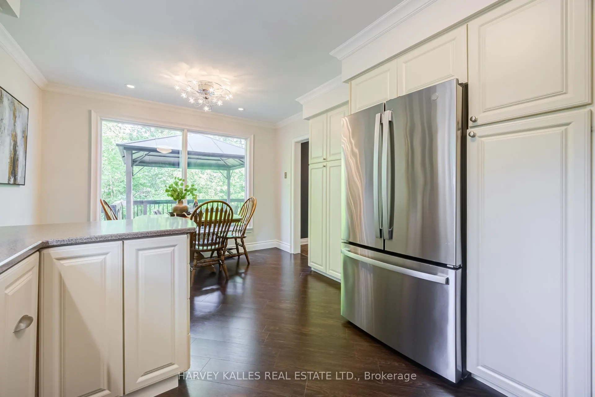 19 Ridgegate Crescent