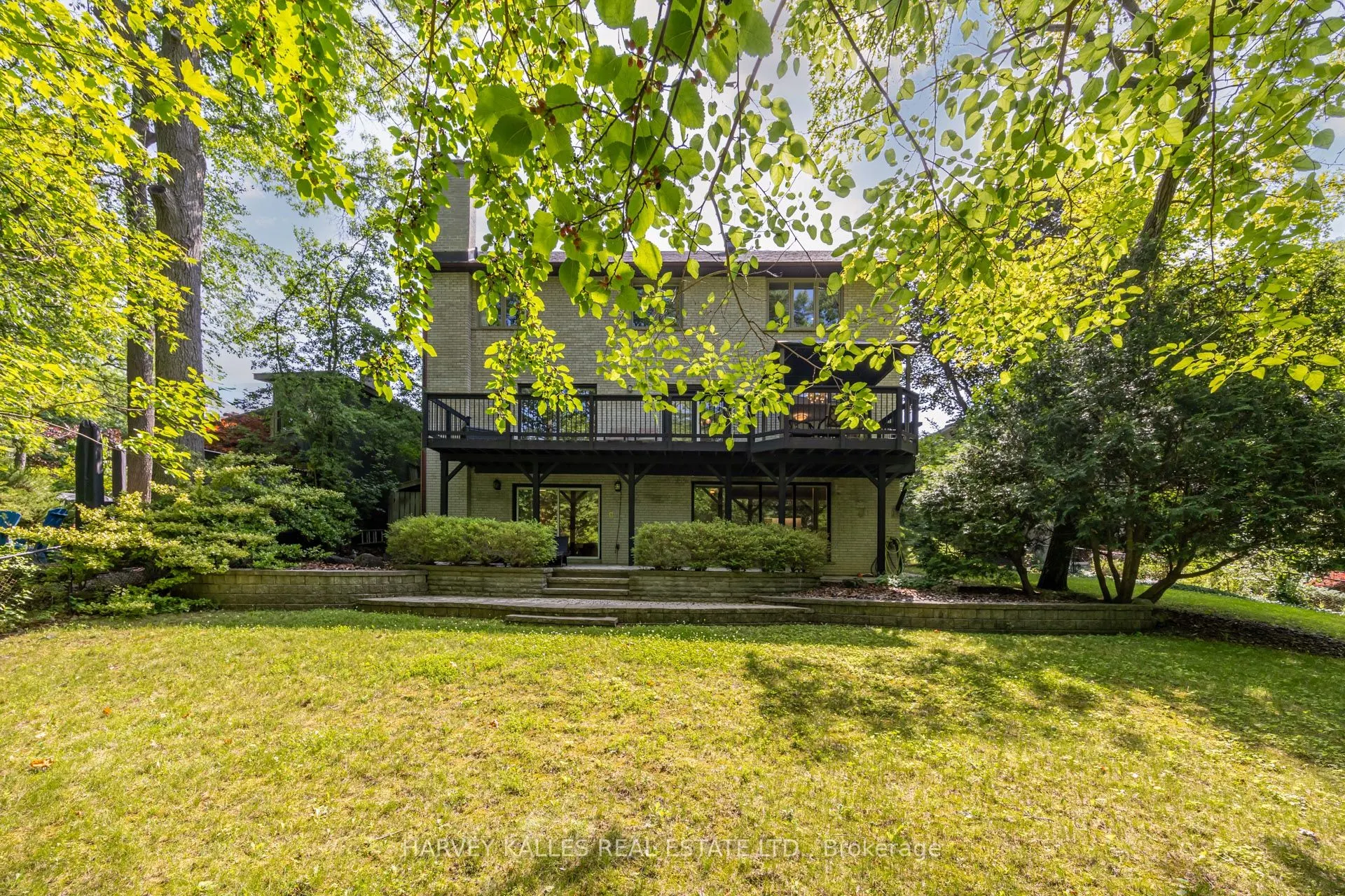 19 Ridgegate Crescent