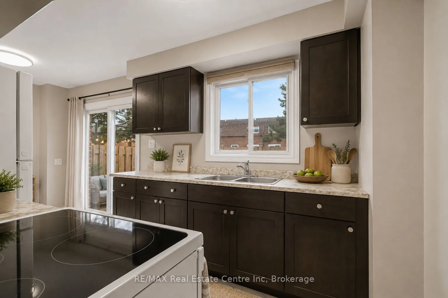371 Bronte Street S #49