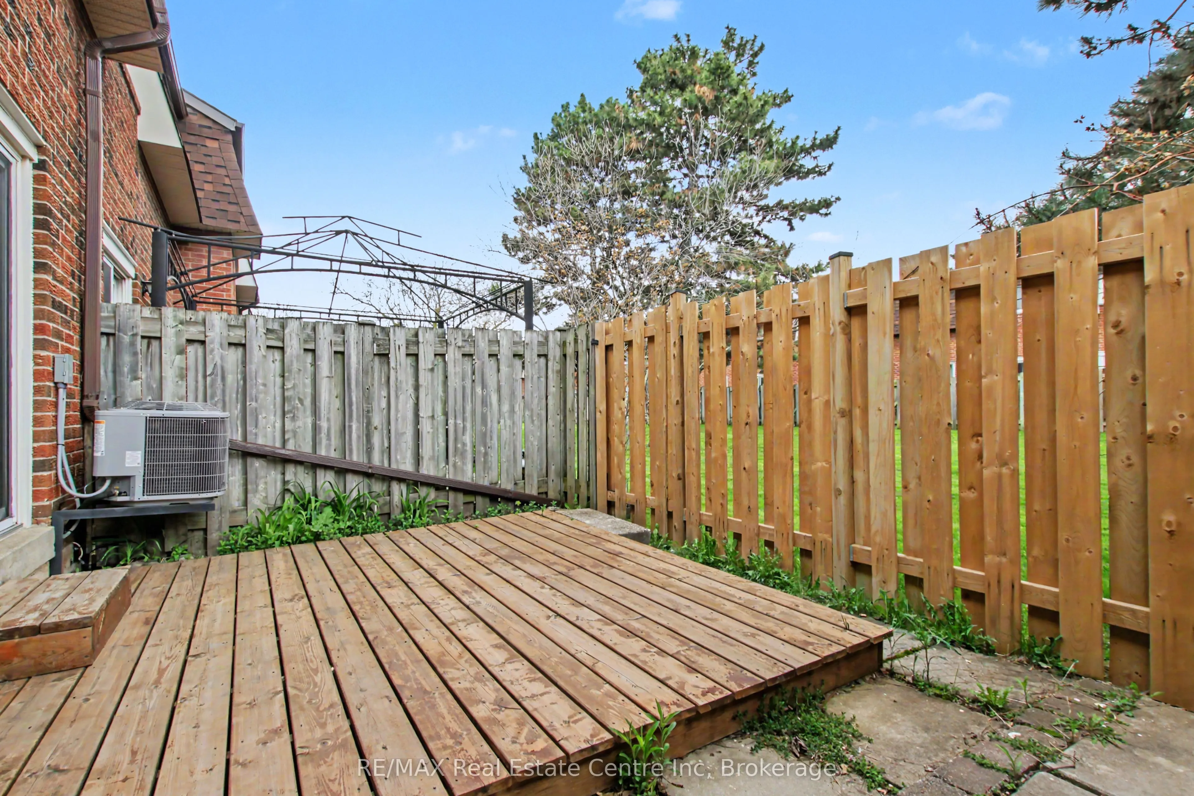 371 Bronte Street S #49