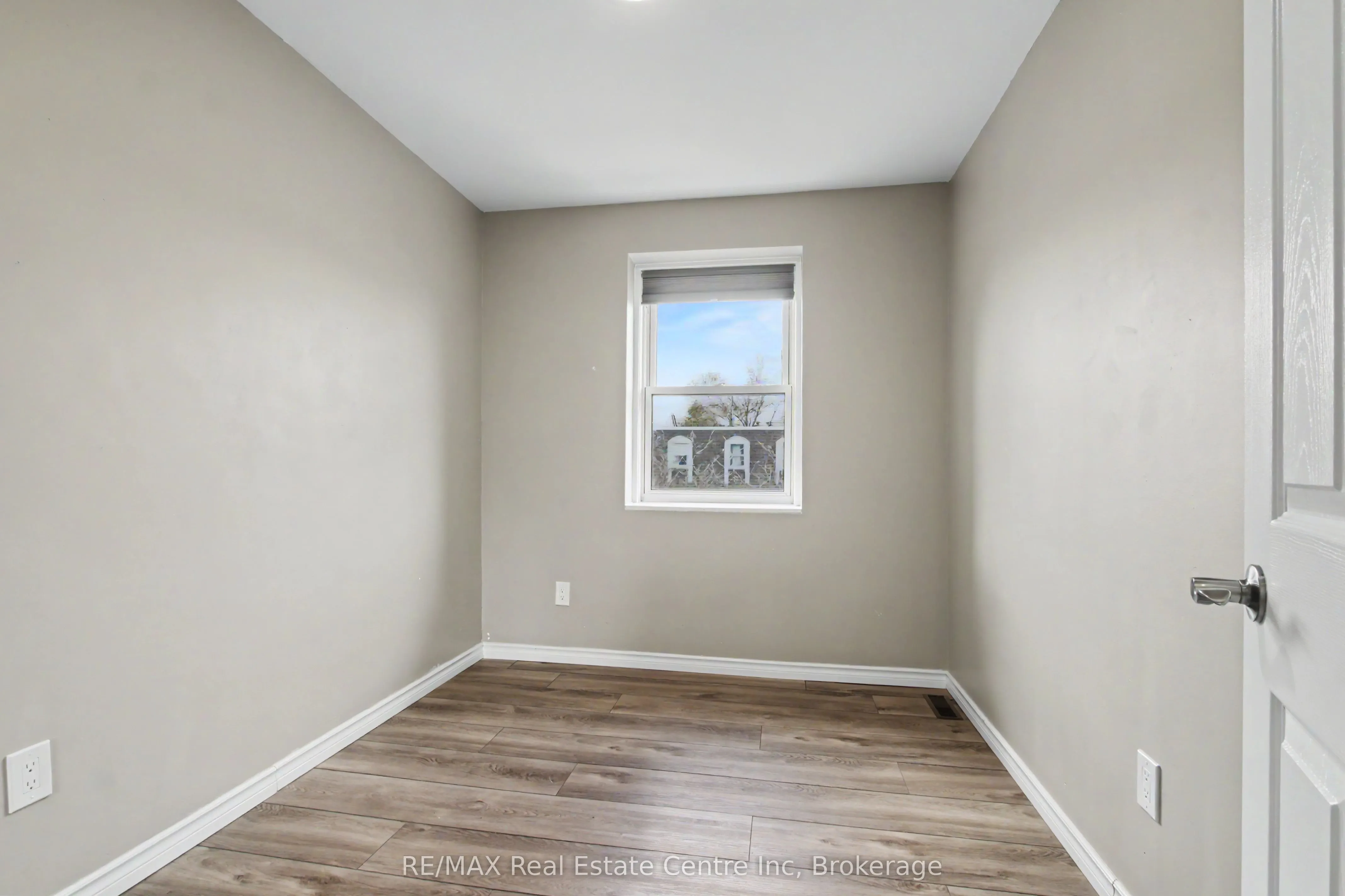 371 Bronte Street S #49