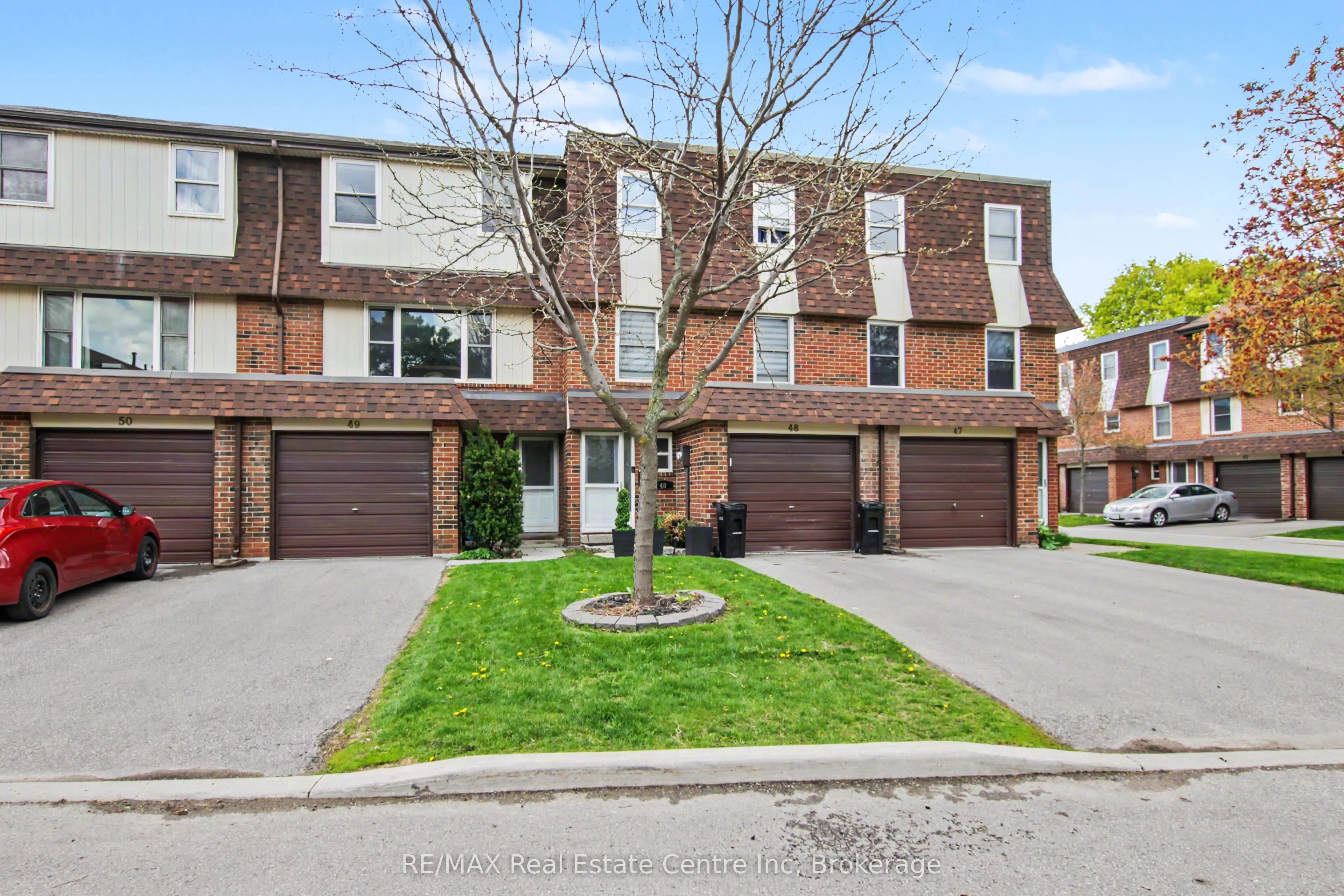 371 Bronte Street S #49