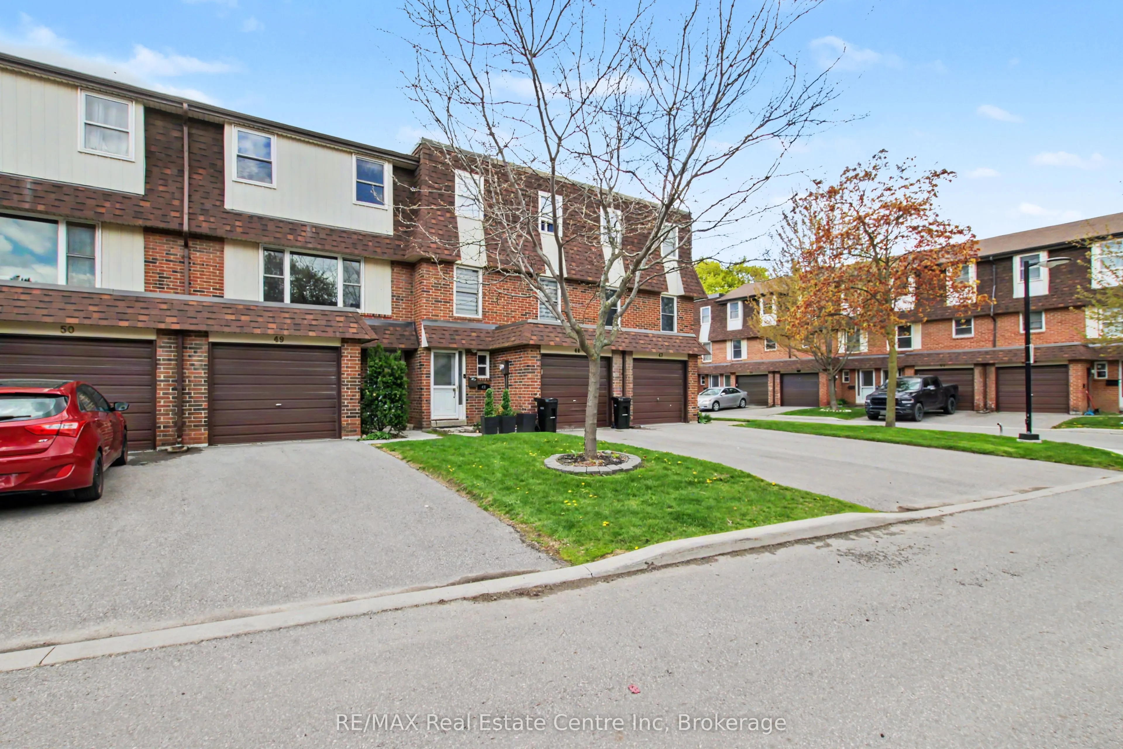 371 Bronte Street S #49