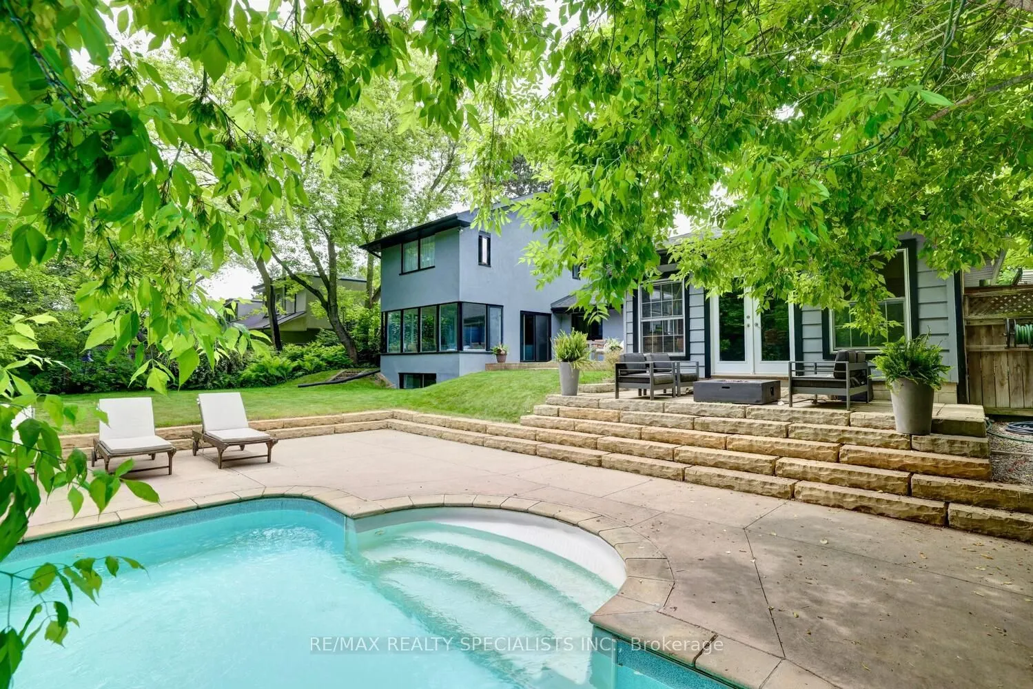 821 Parkland Avenue