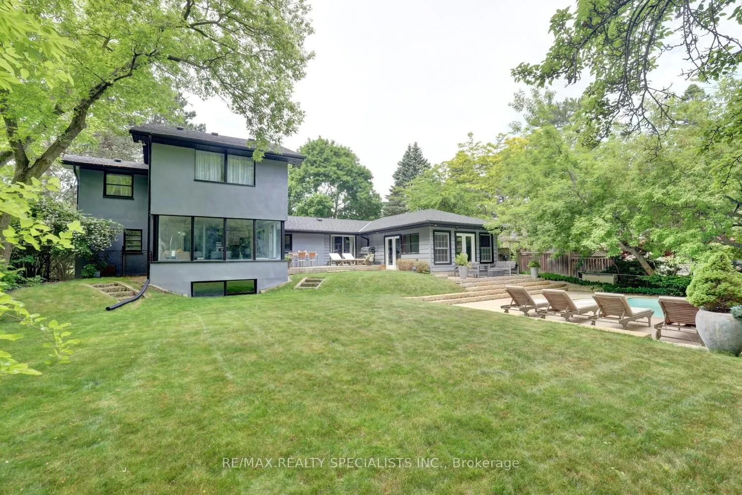 821 Parkland Avenue