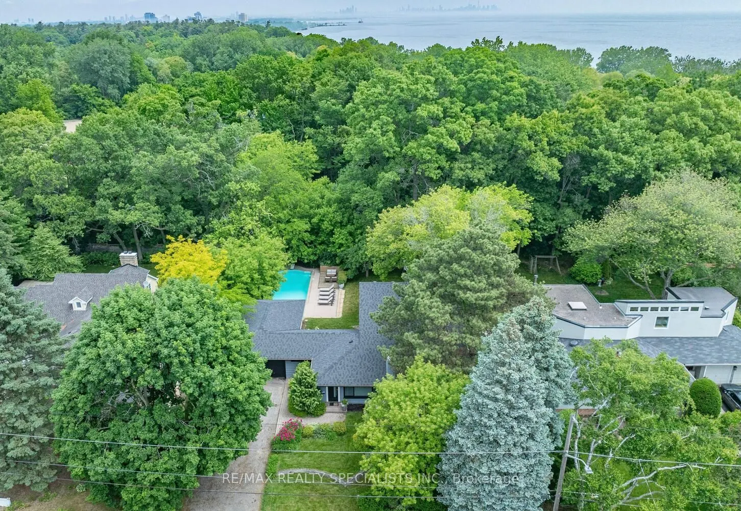 821 Parkland Avenue