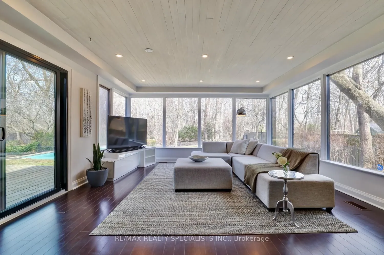 821 Parkland Avenue