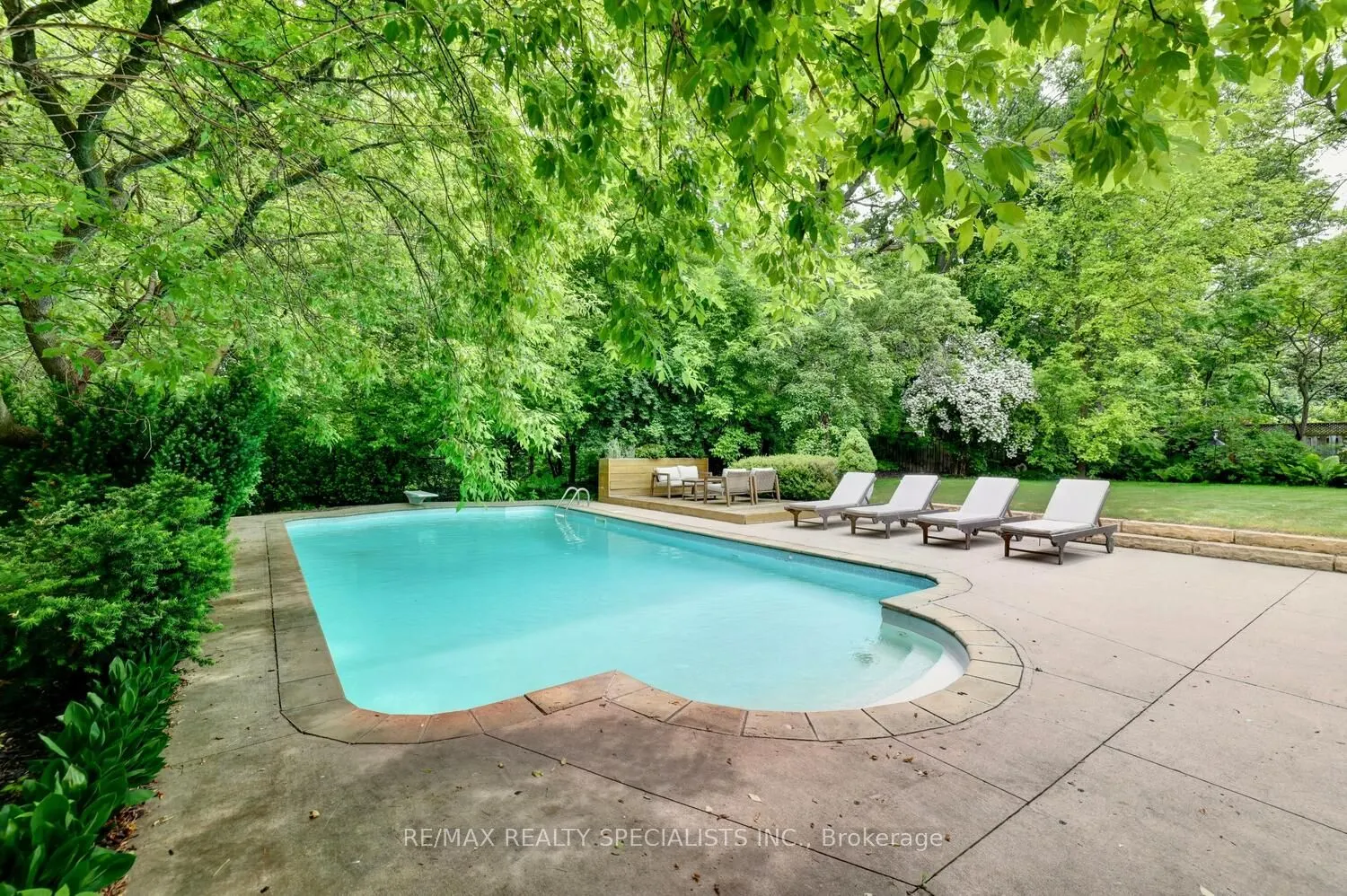 821 Parkland Avenue