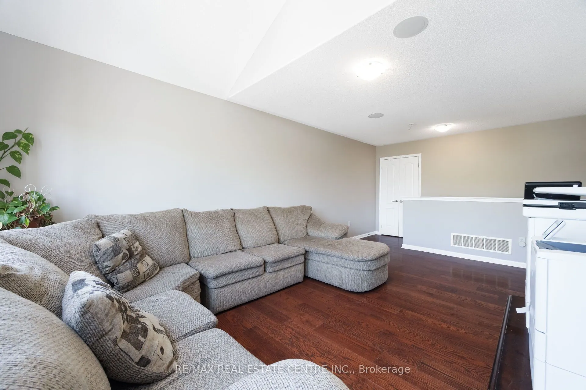 58 Seafair Crescent