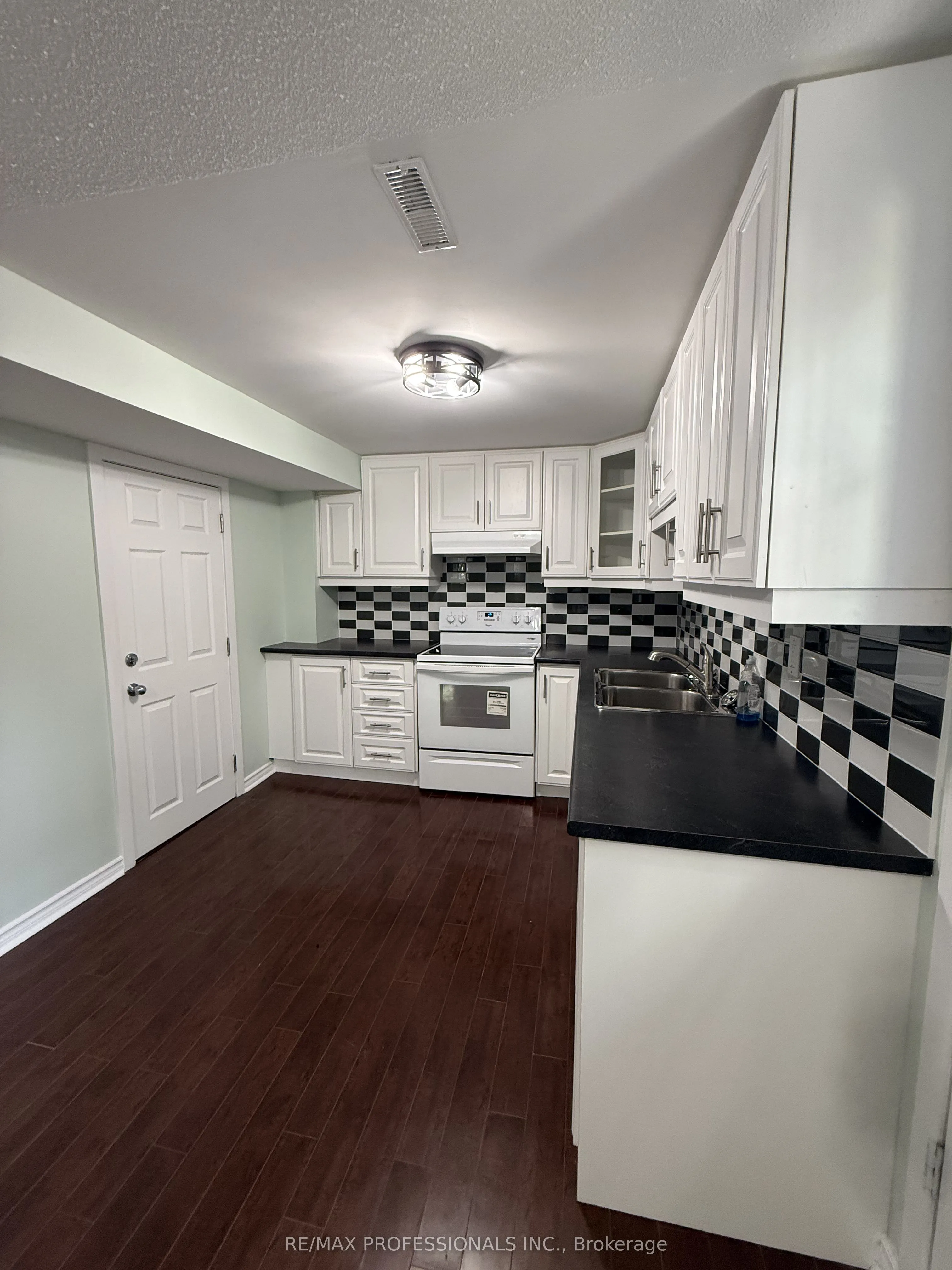 23 Dunwich Place #Basement