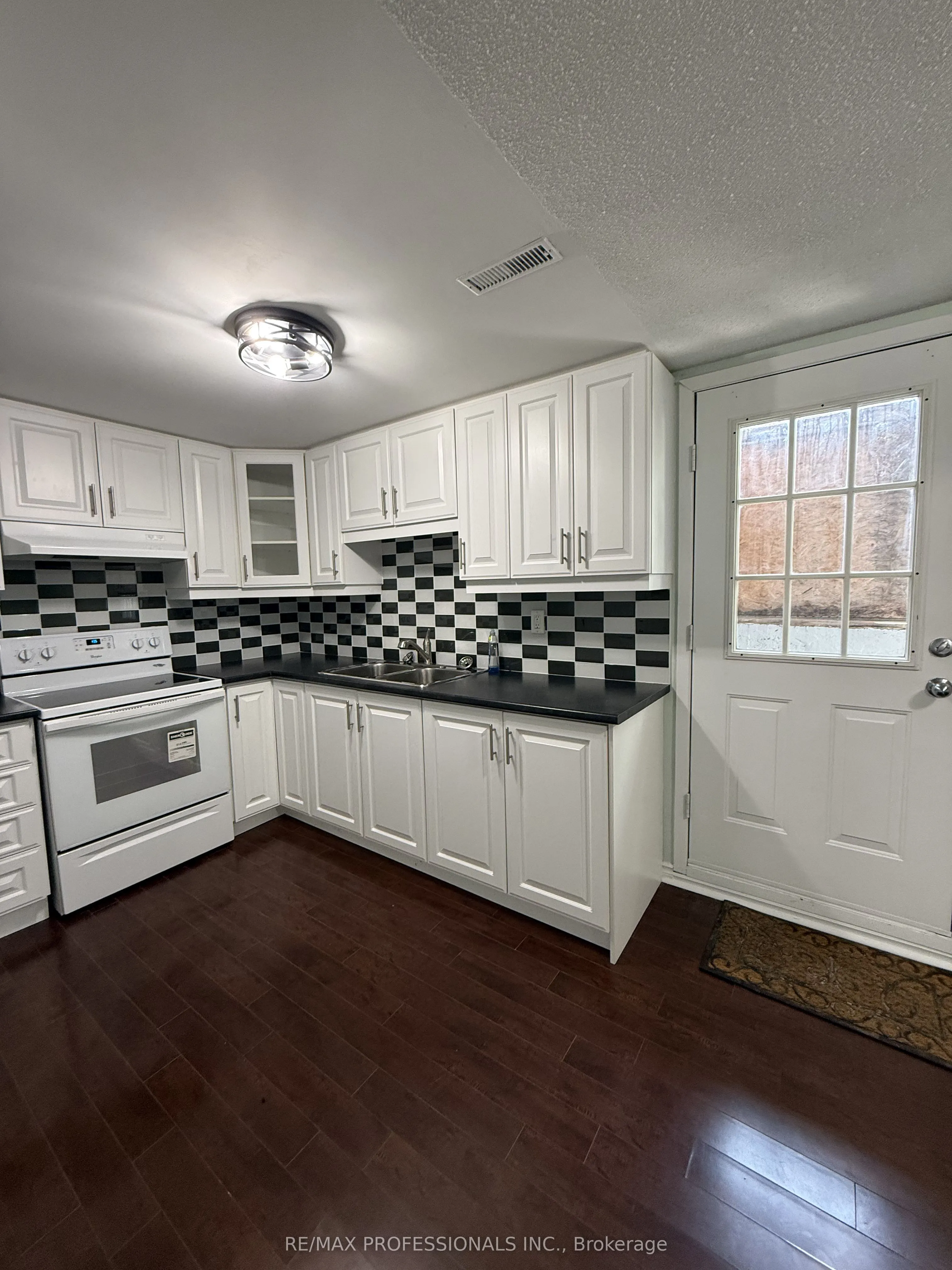 23 Dunwich Place #Basement