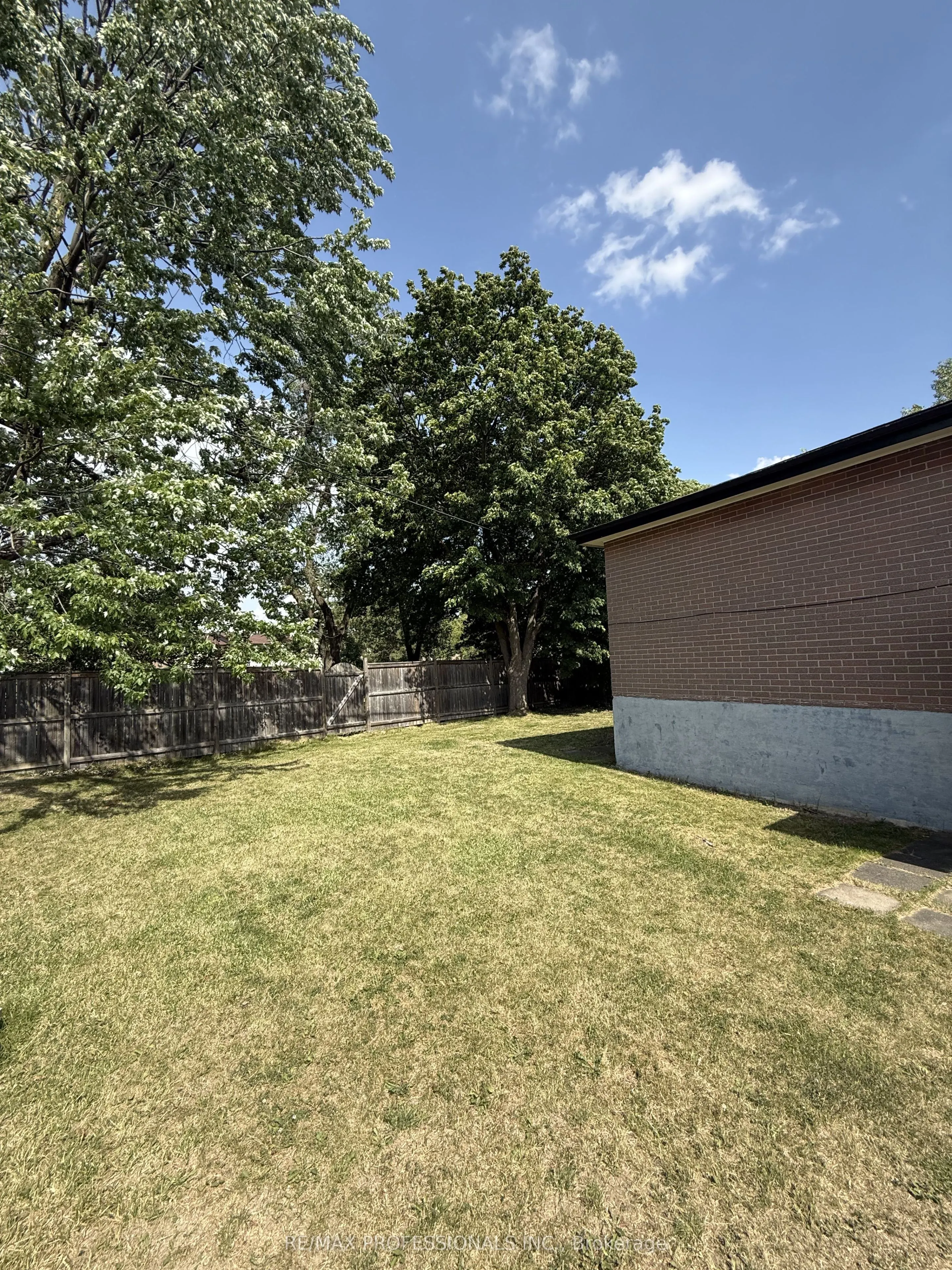23 Dunwich Place #Basement