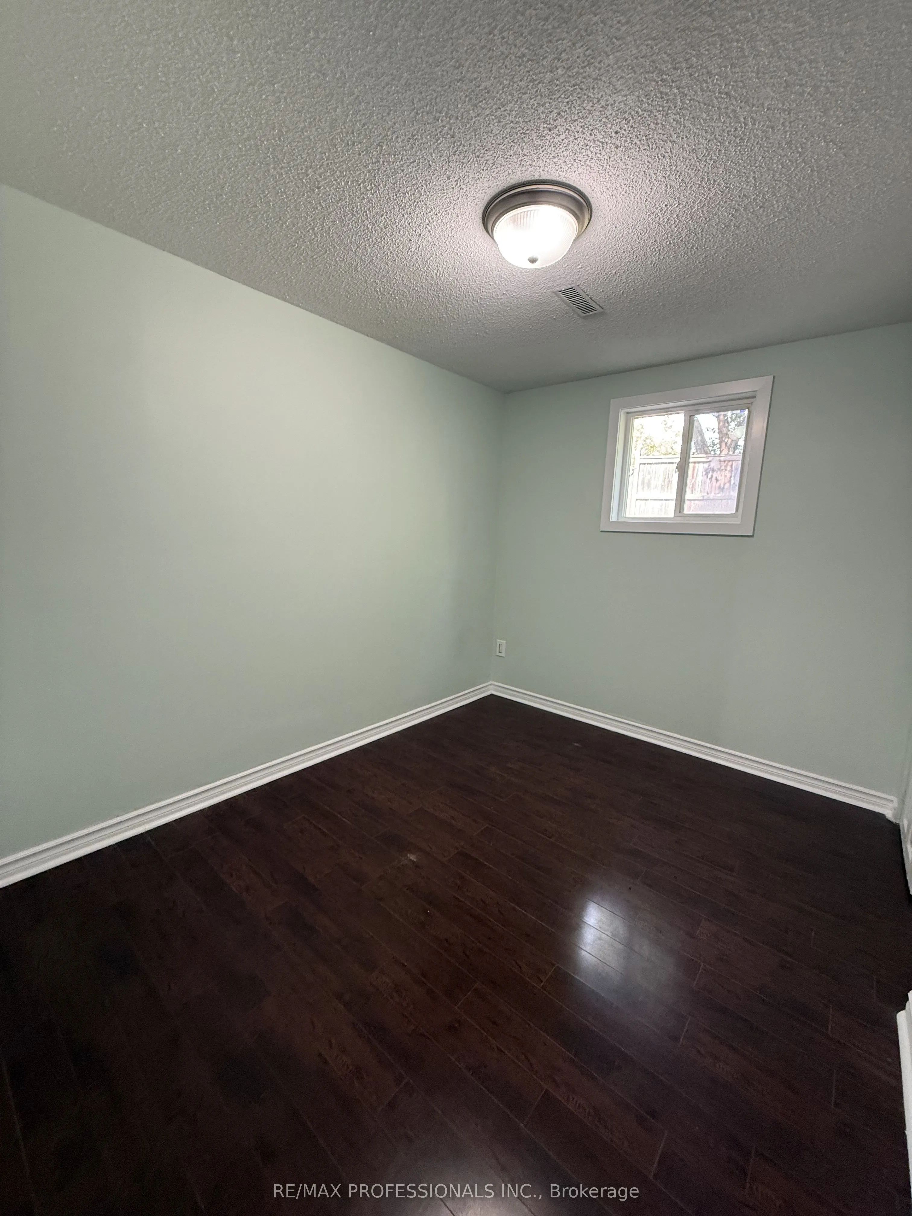 23 Dunwich Place #Basement
