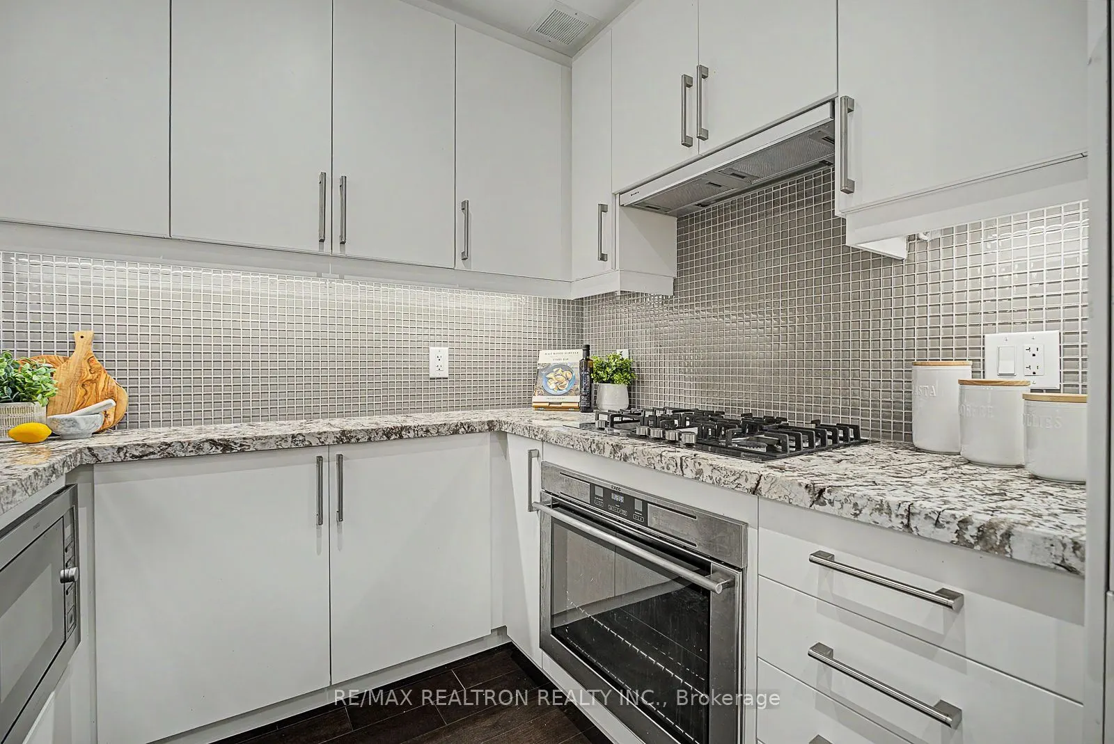 3500 Lakeshore Road W #229