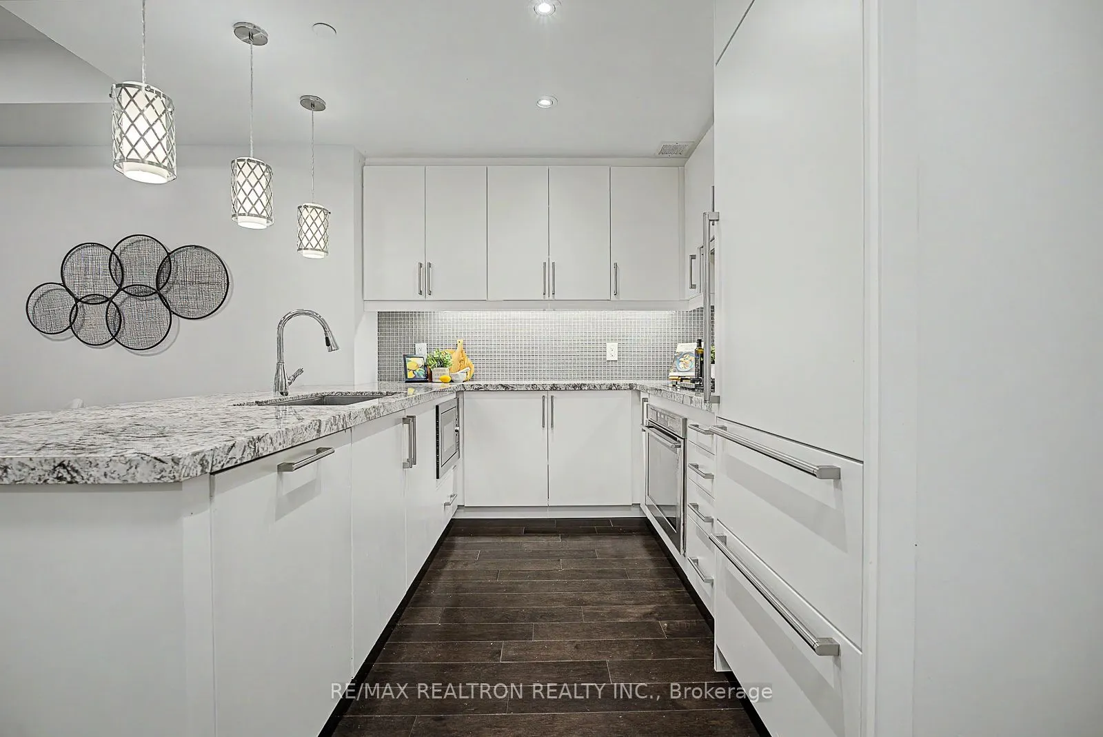 3500 Lakeshore Road W #229