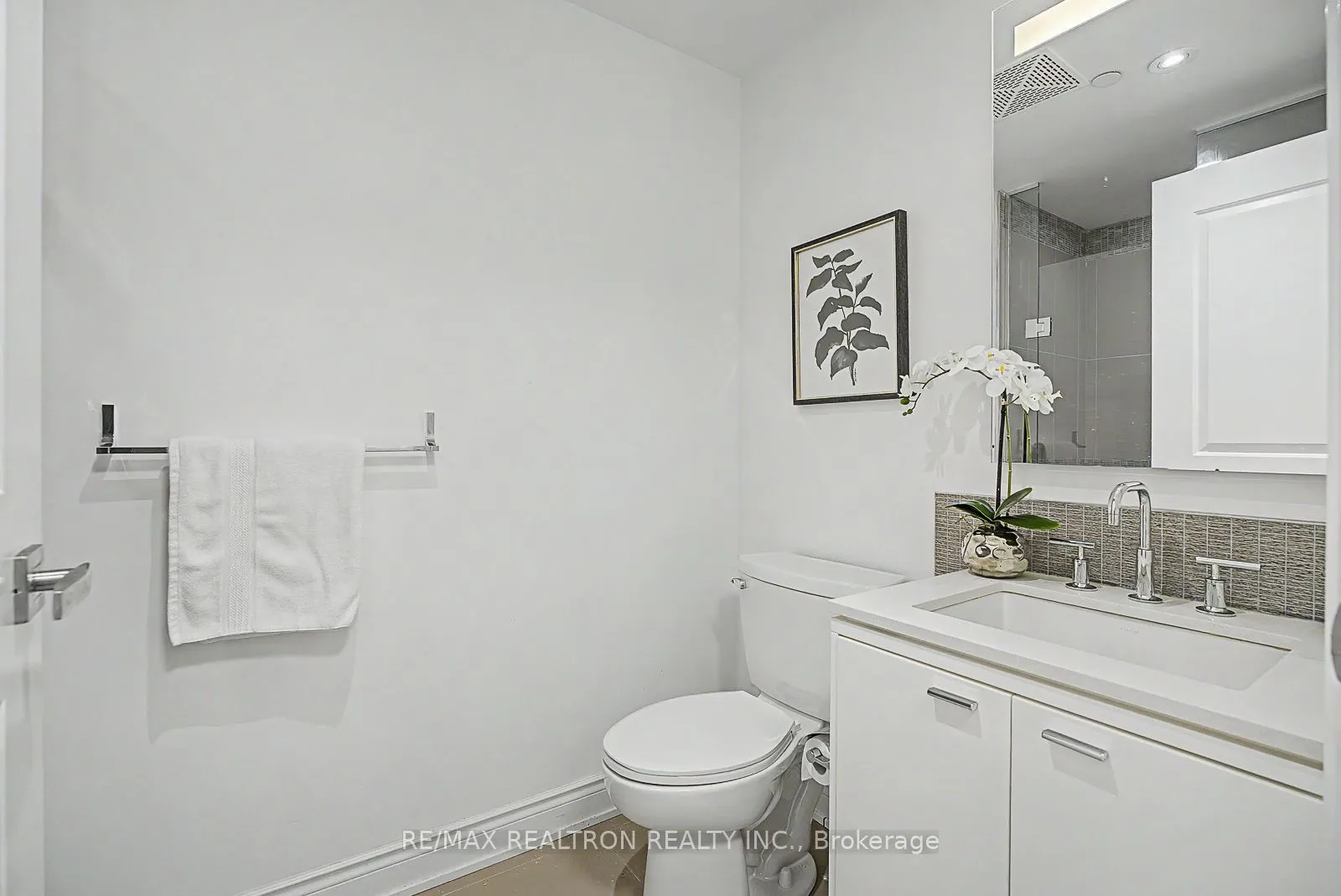 3500 Lakeshore Road W #229