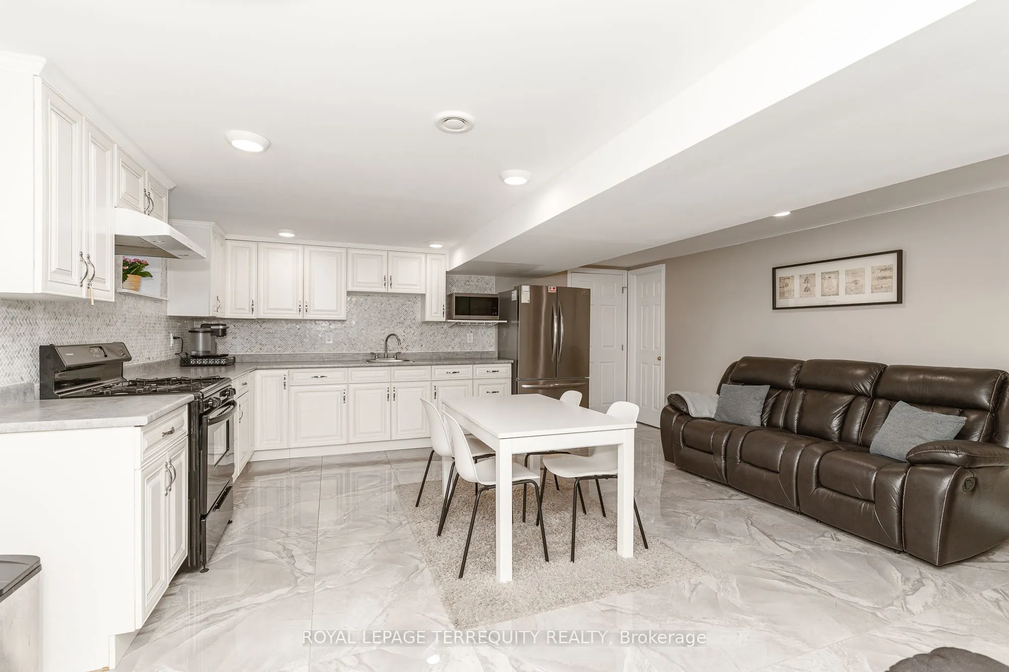 3 Gair Drive