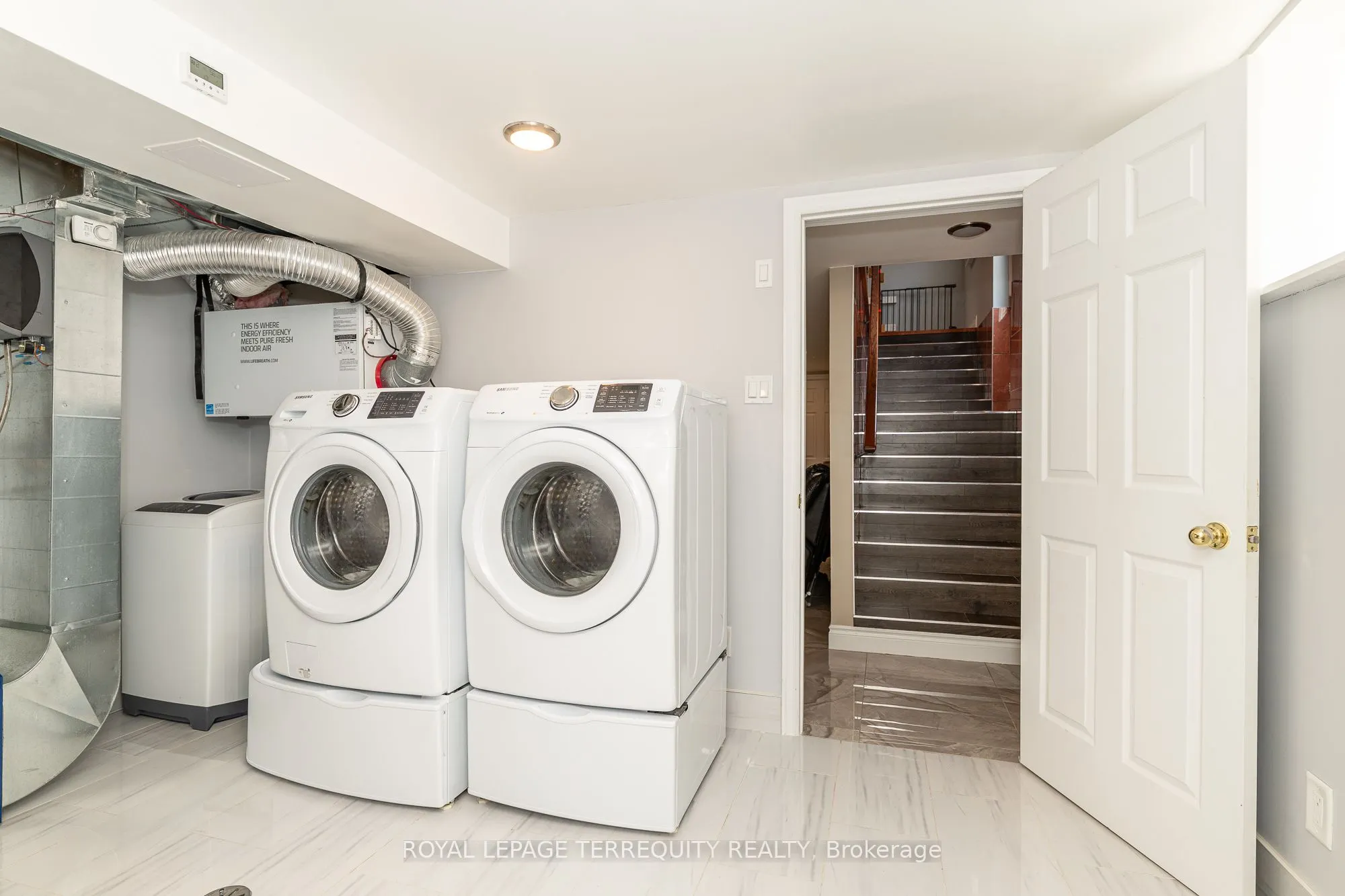 3 Gair Drive