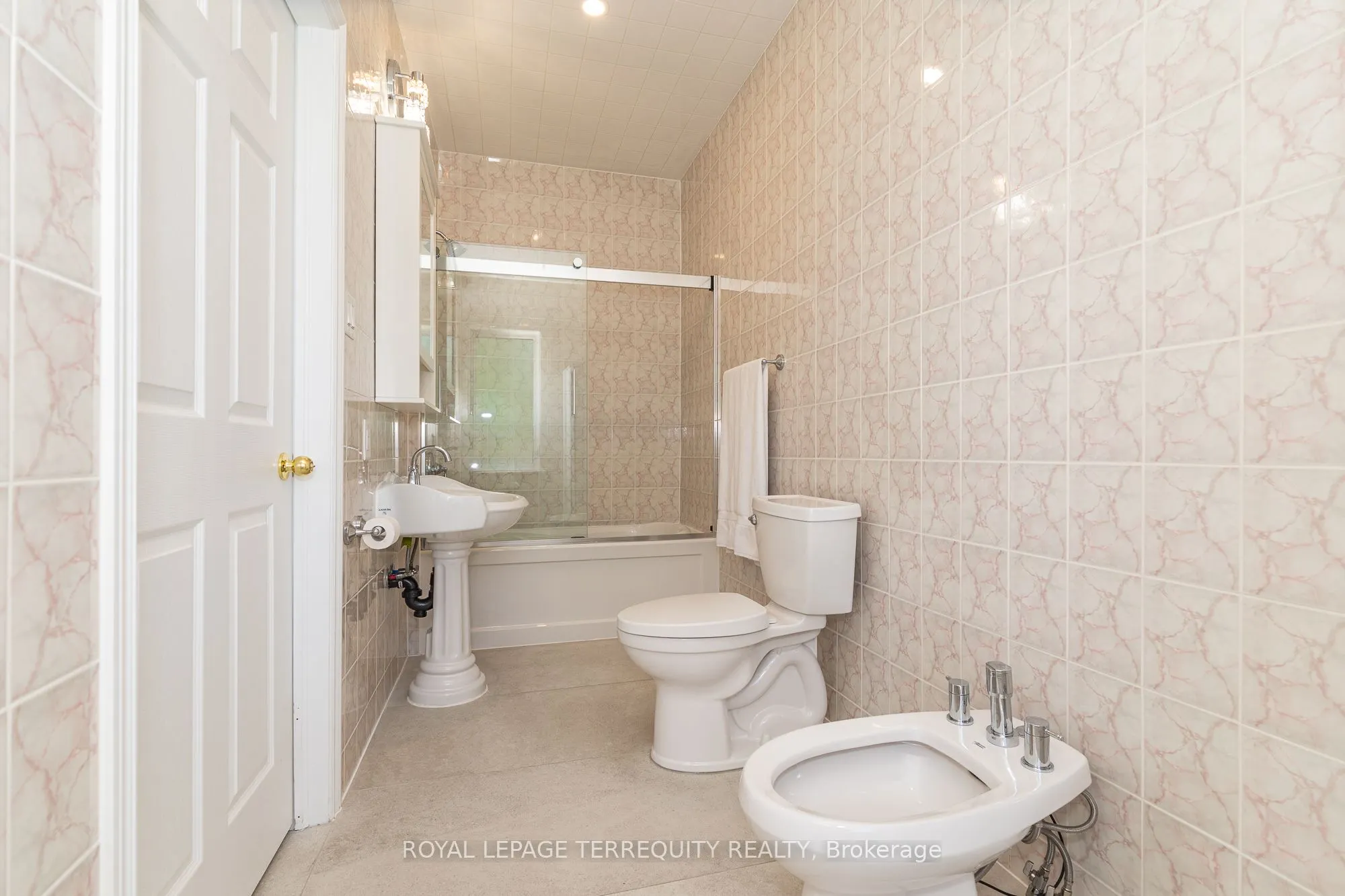 3 Gair Drive