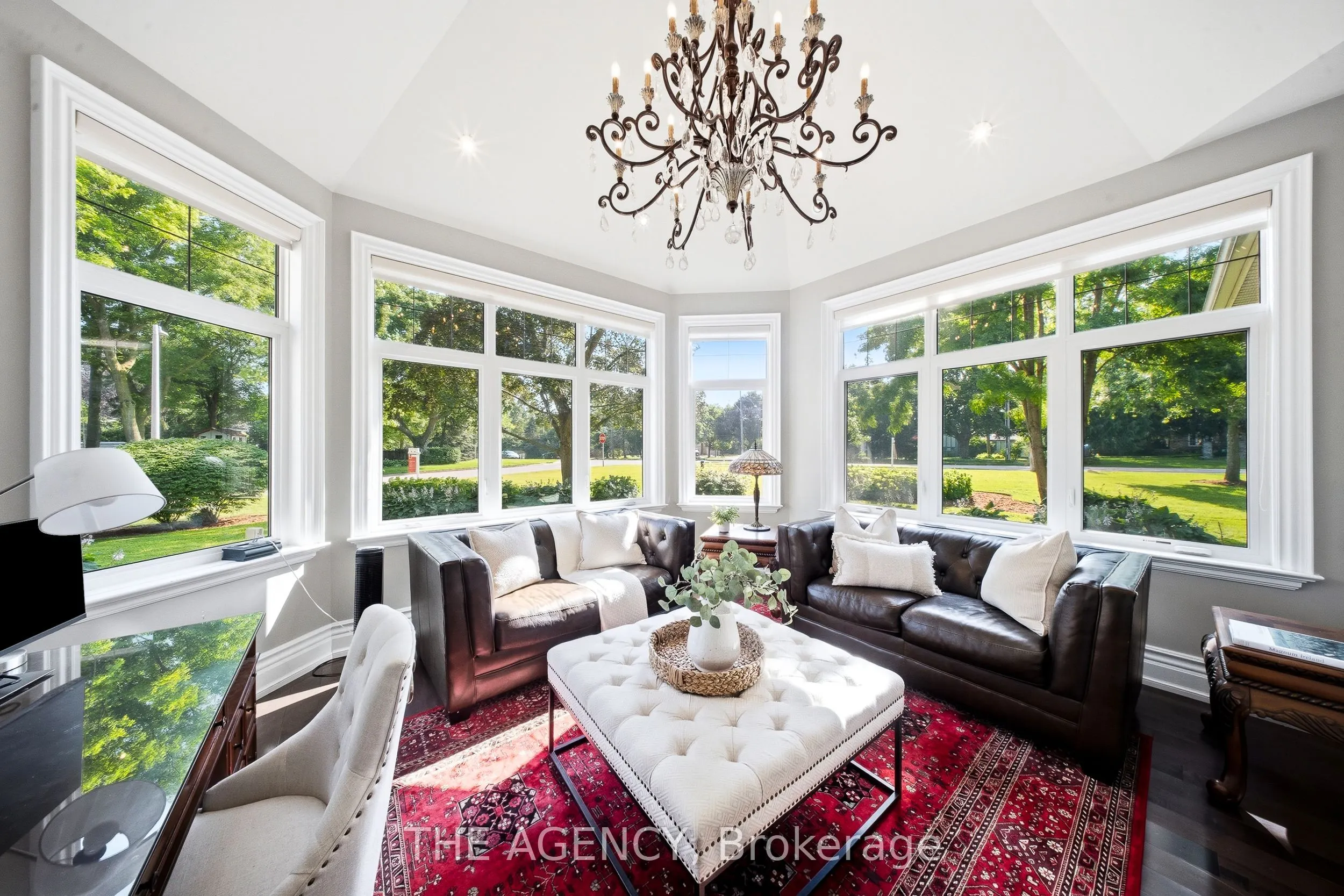 1098 Lakeshore Road W