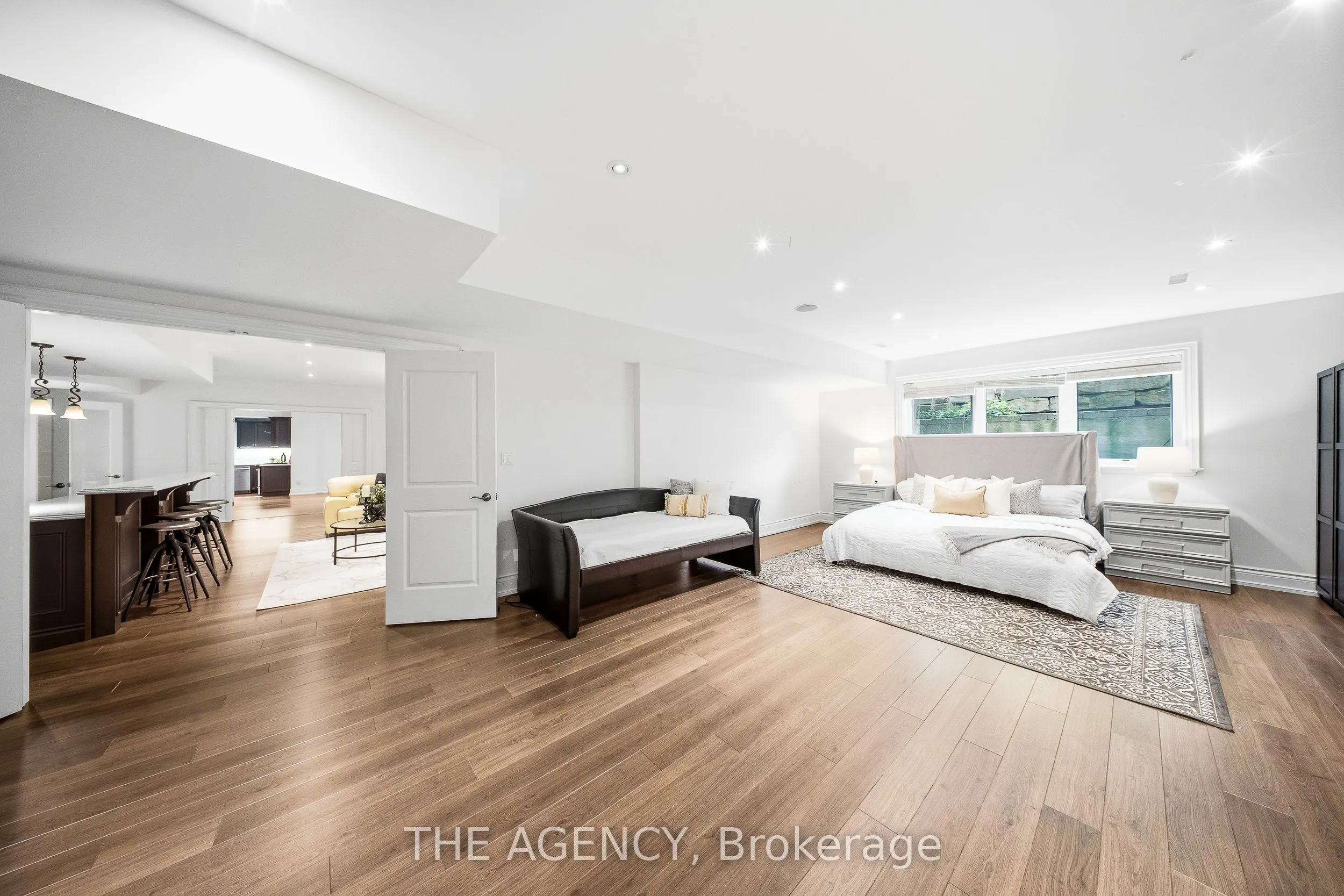 1098 Lakeshore Road W