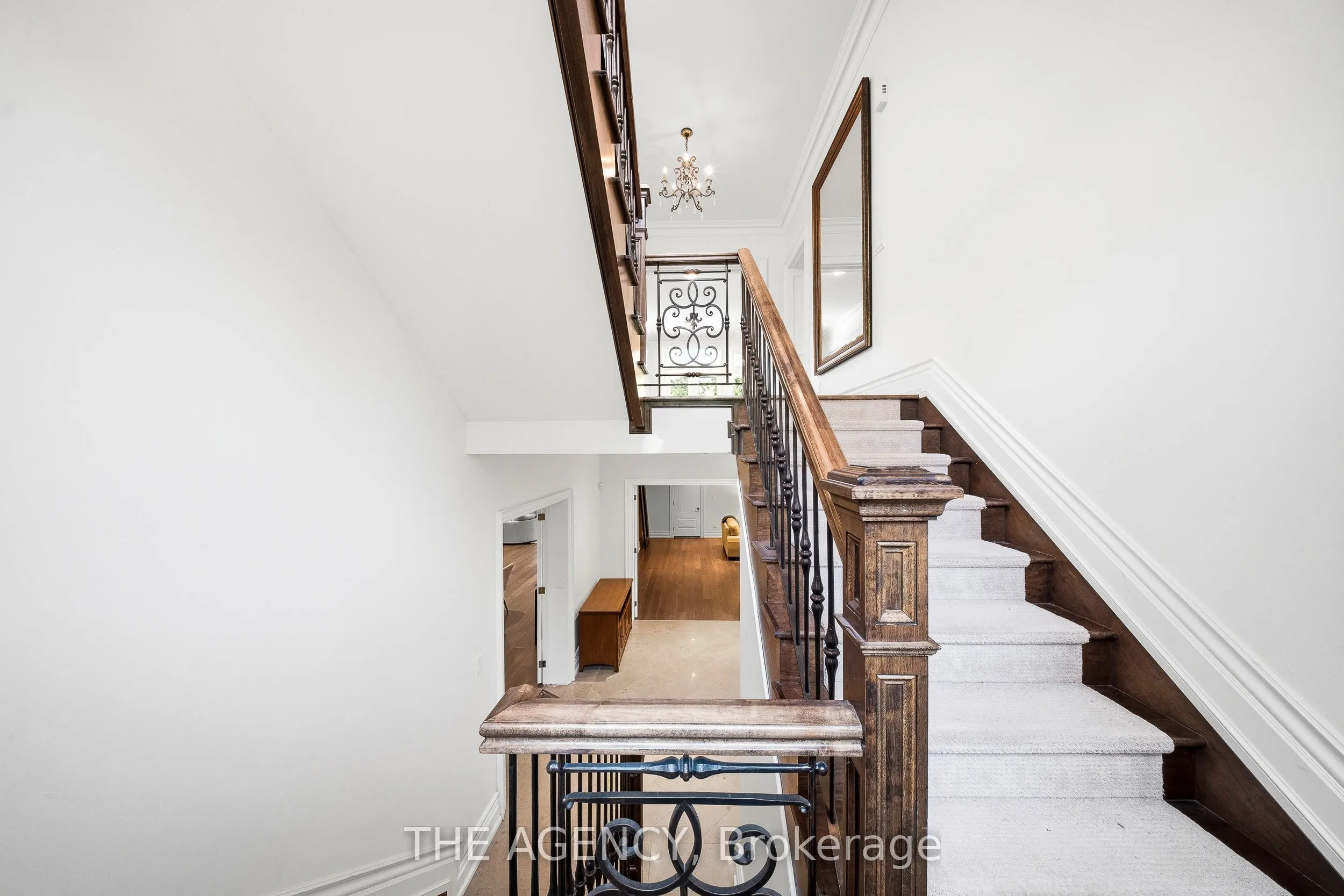 1098 Lakeshore Road W