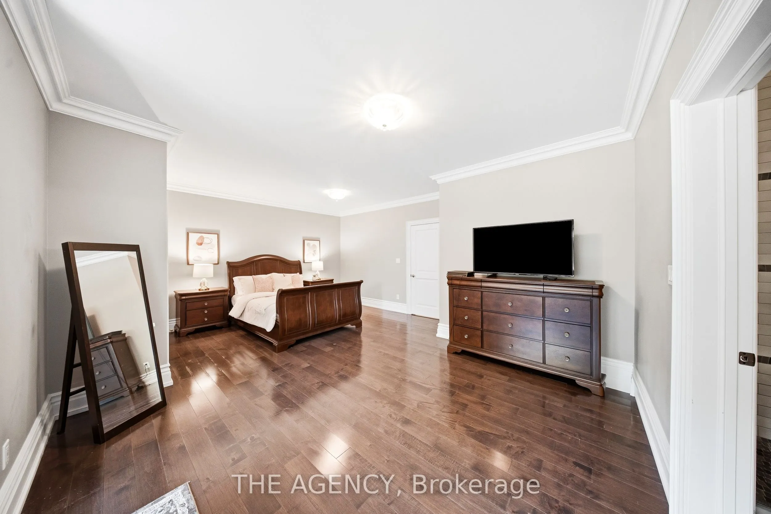 1098 Lakeshore Road W