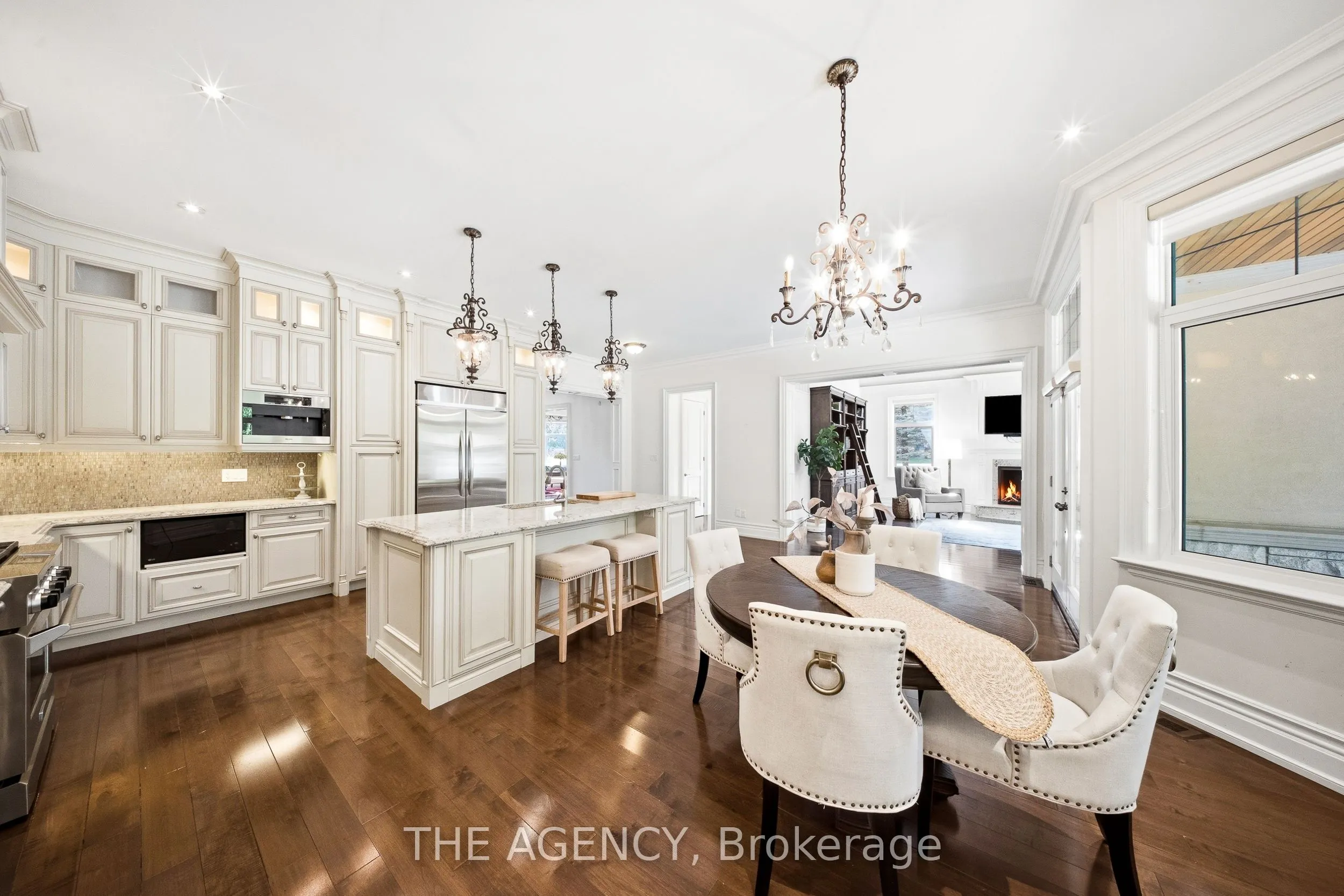 1098 Lakeshore Road W