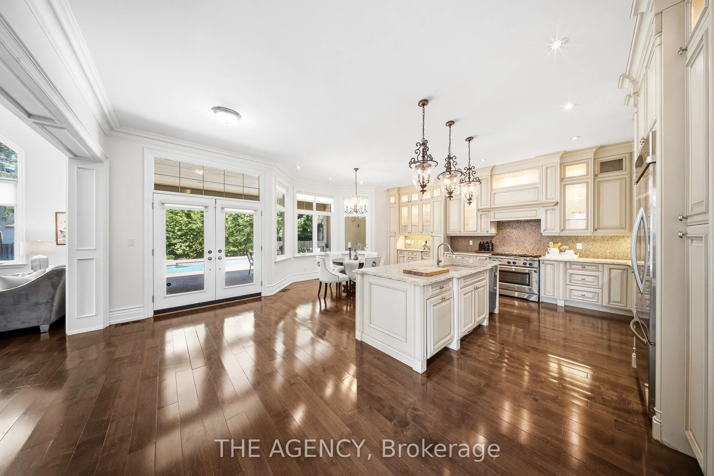 1098 Lakeshore Road W