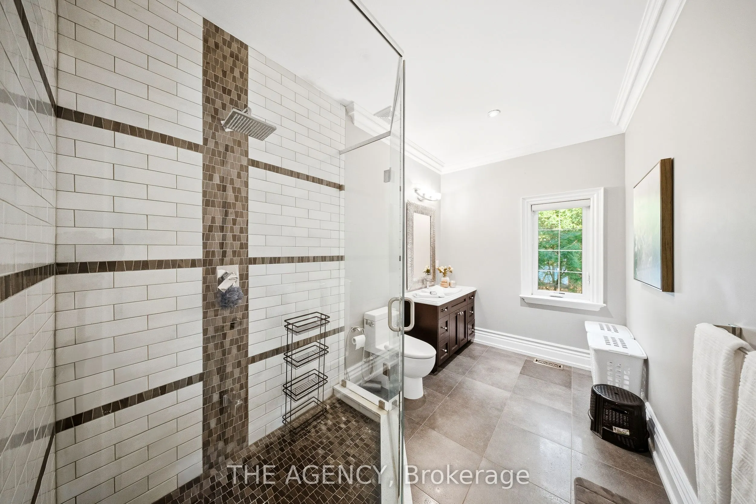 1098 Lakeshore Road W